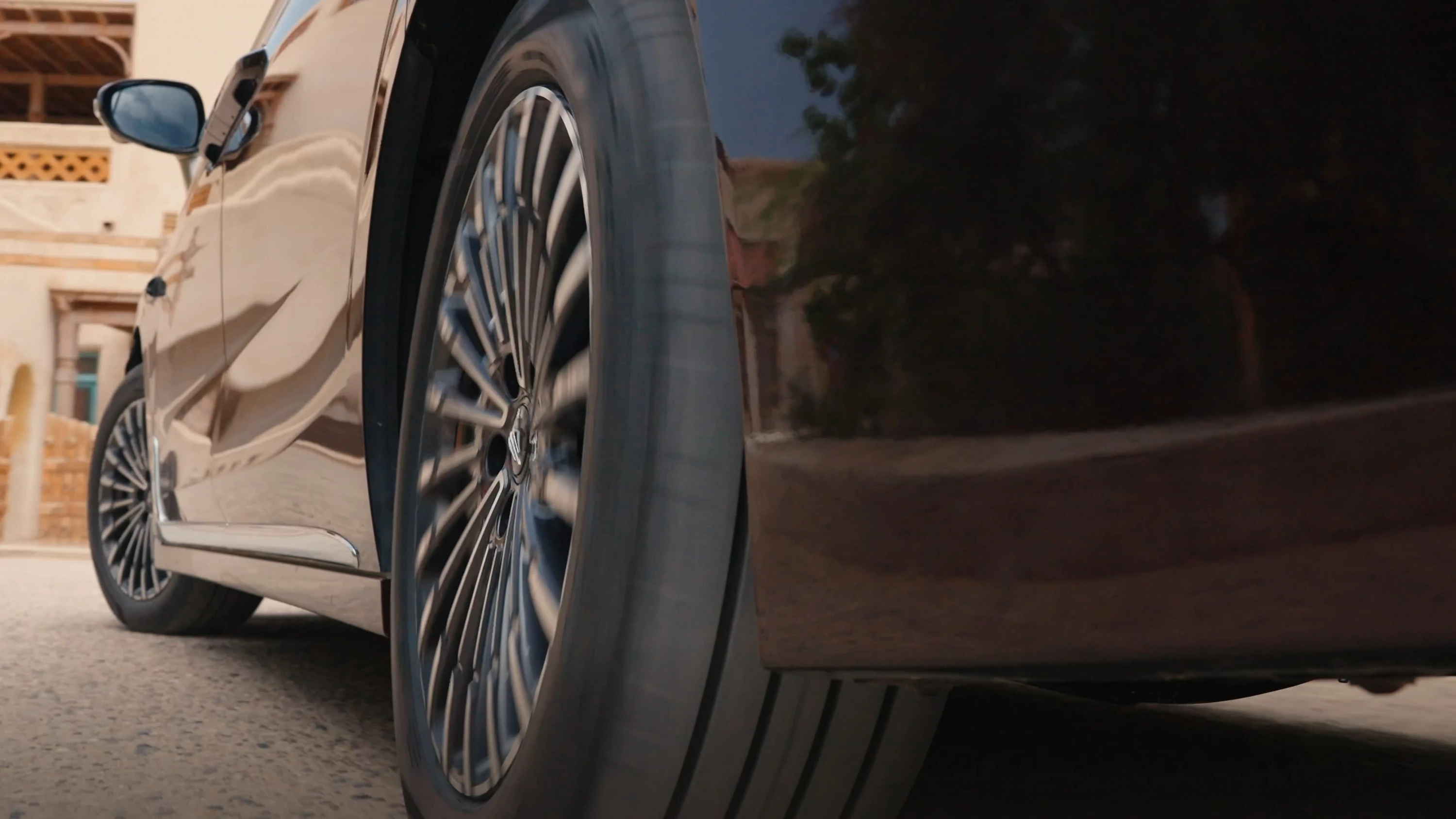 Voyah Dream Ultra Long Range Performance AWD wheels view