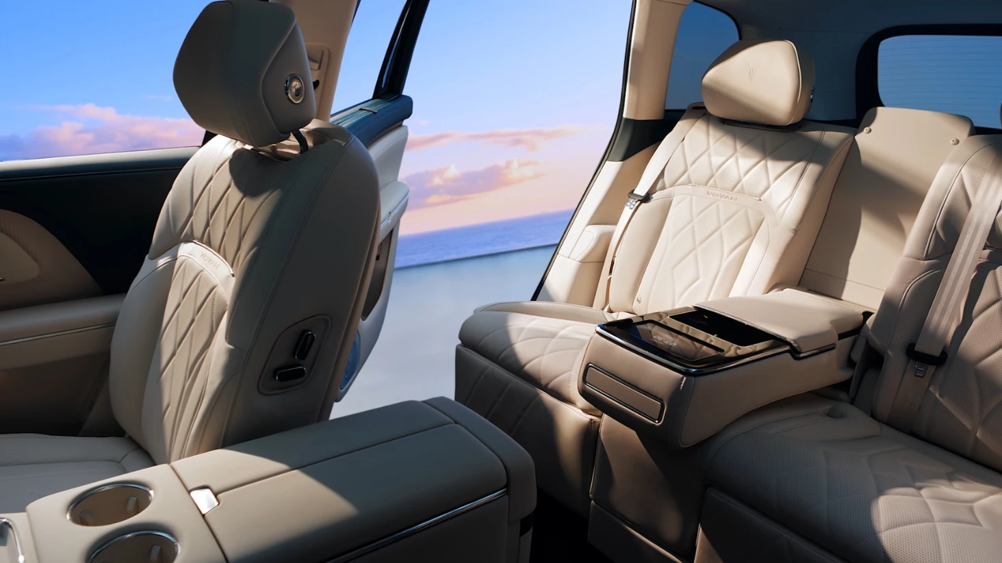 VOYAH Taishan X8 120 kWh secondrowseats view