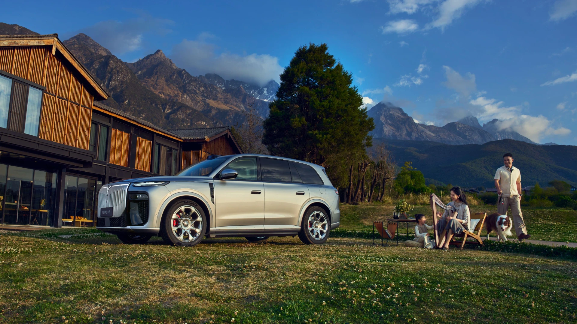 VOYAH Taishan X8 120 kWh lifestyle view