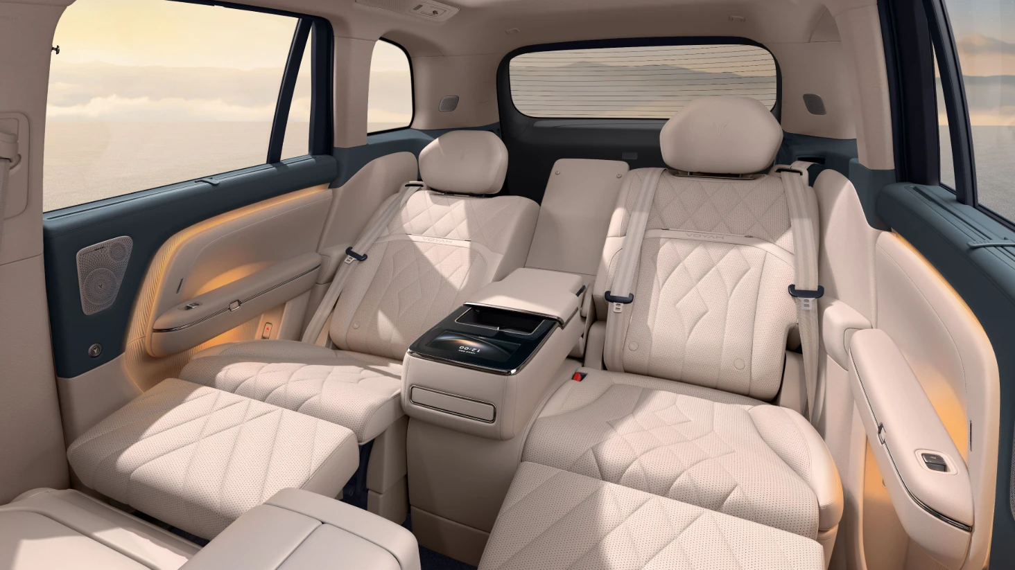 VOYAH Taishan X8 120 kWh secondrowseats view