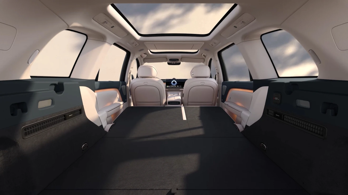 VOYAH Taishan X8 120 kWh trunk view