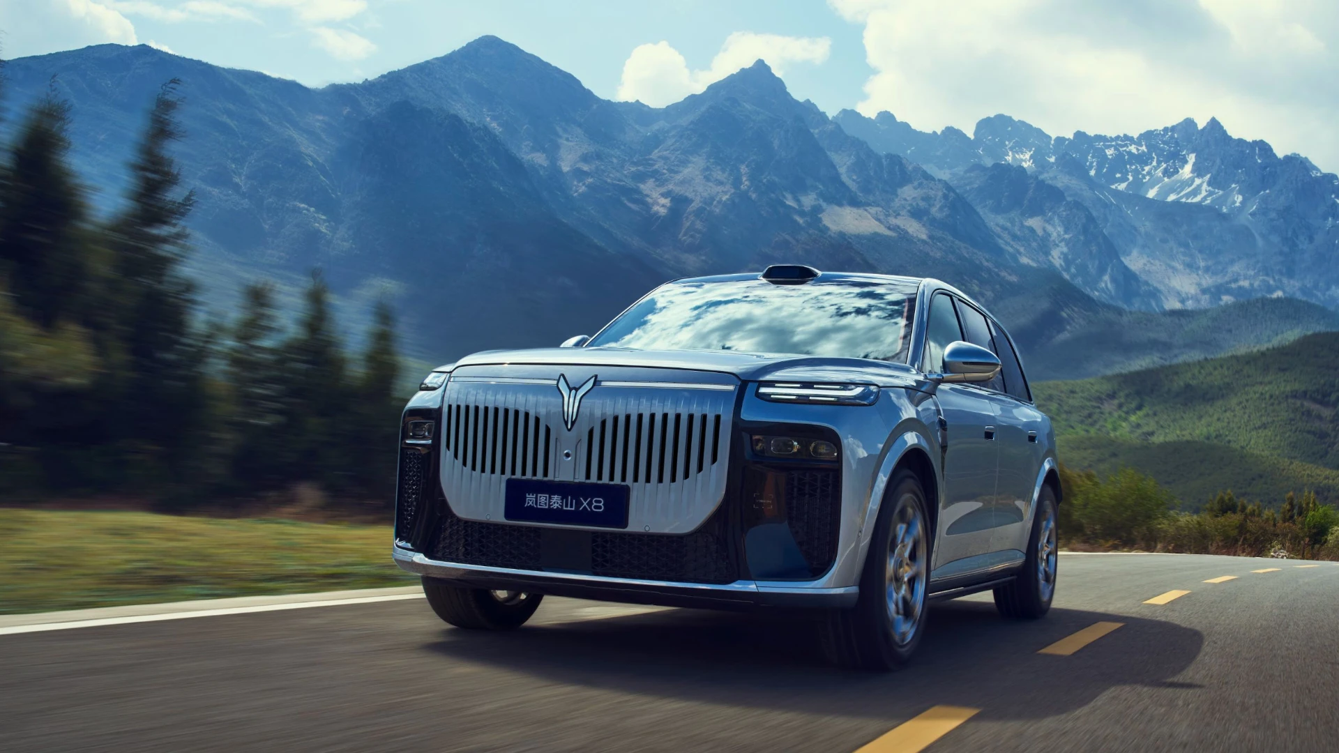 VOYAH Taishan X8 98 kWh exterior view
