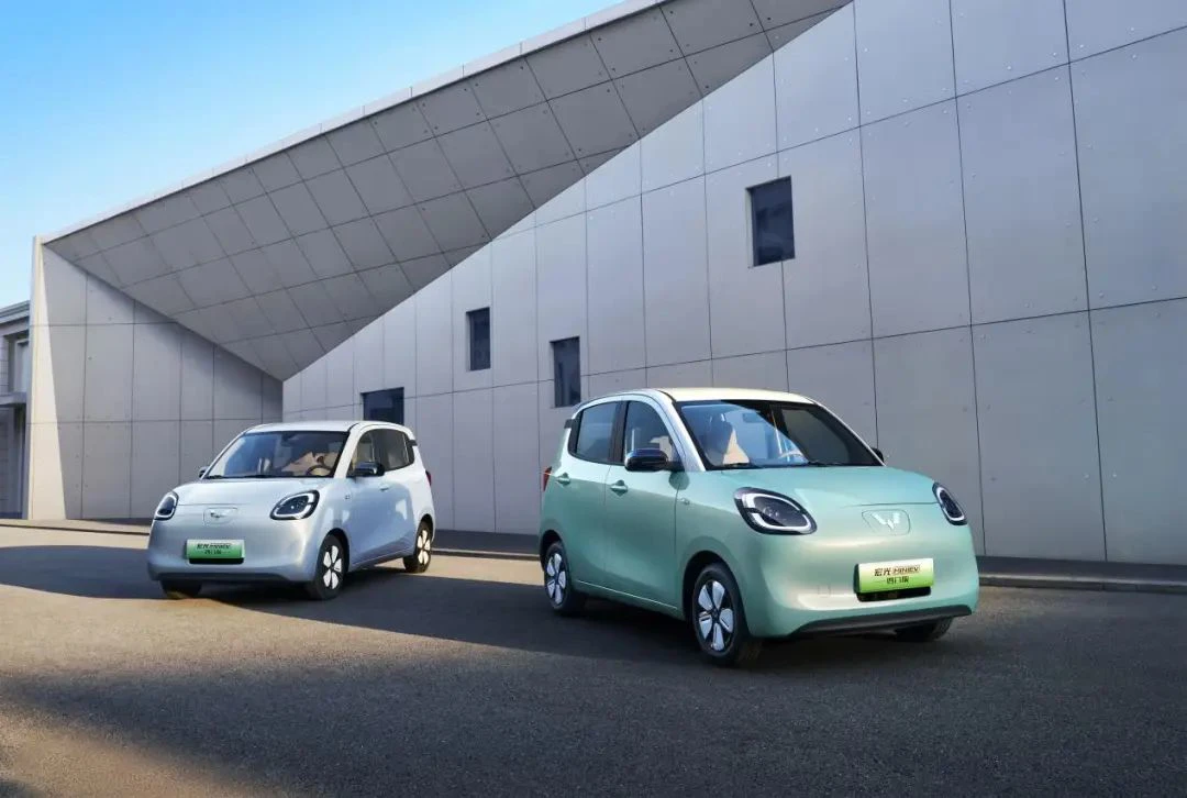 Wuling Hongguang Mini EV 301 km electric vehicle