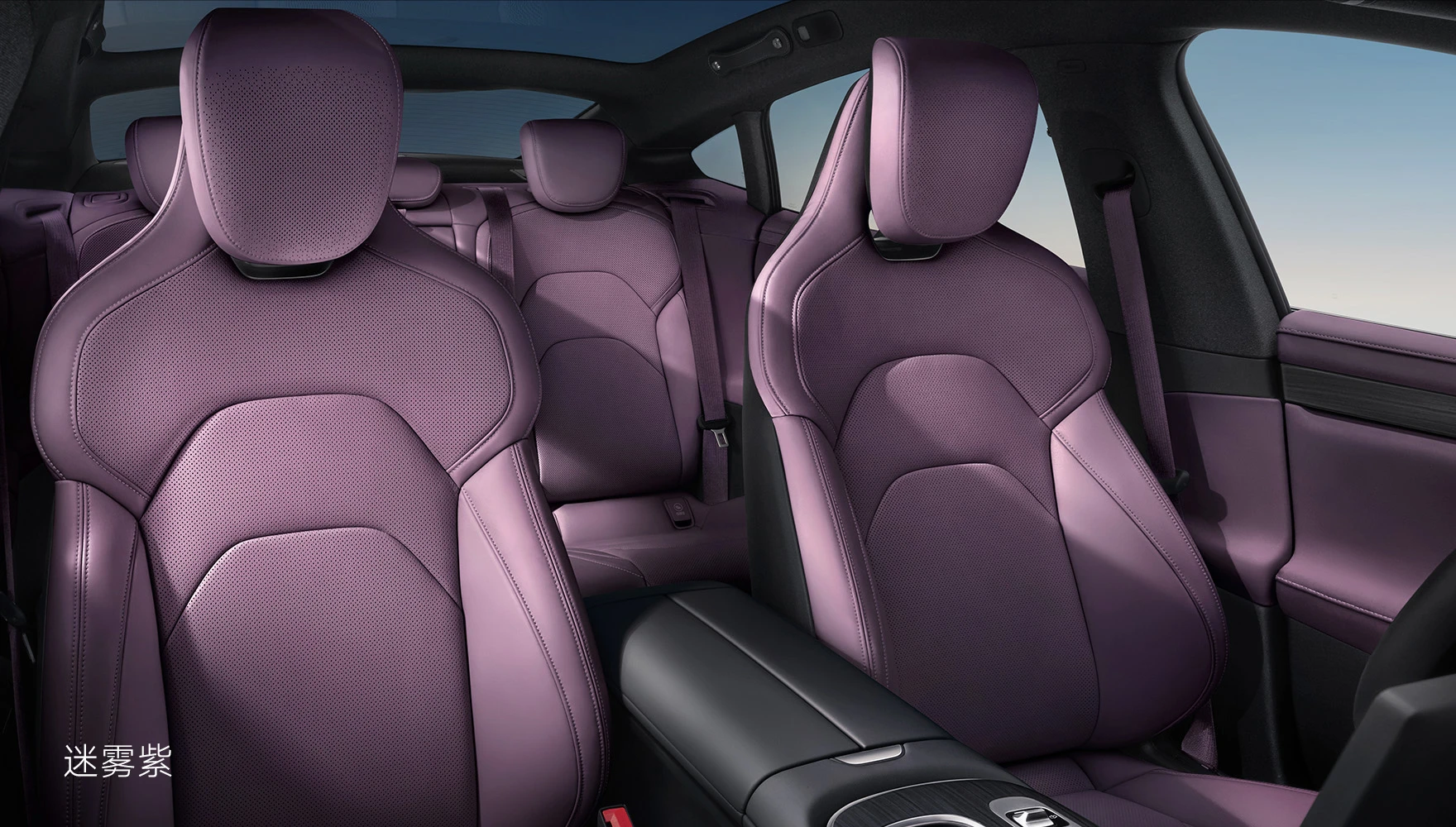 Xiaomi SU7 frontseats view