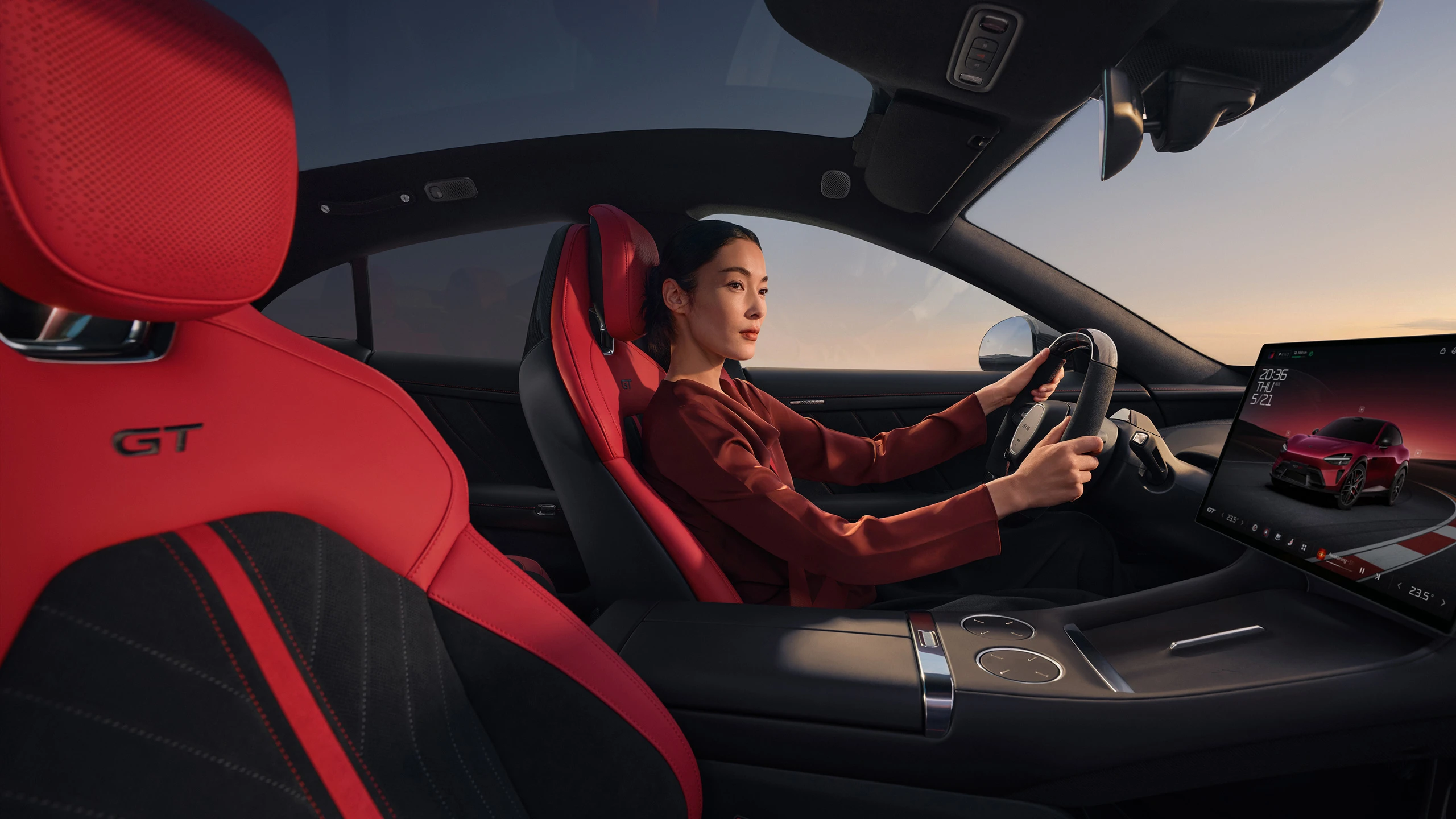 Xiaomi YU7 GT frontseats view