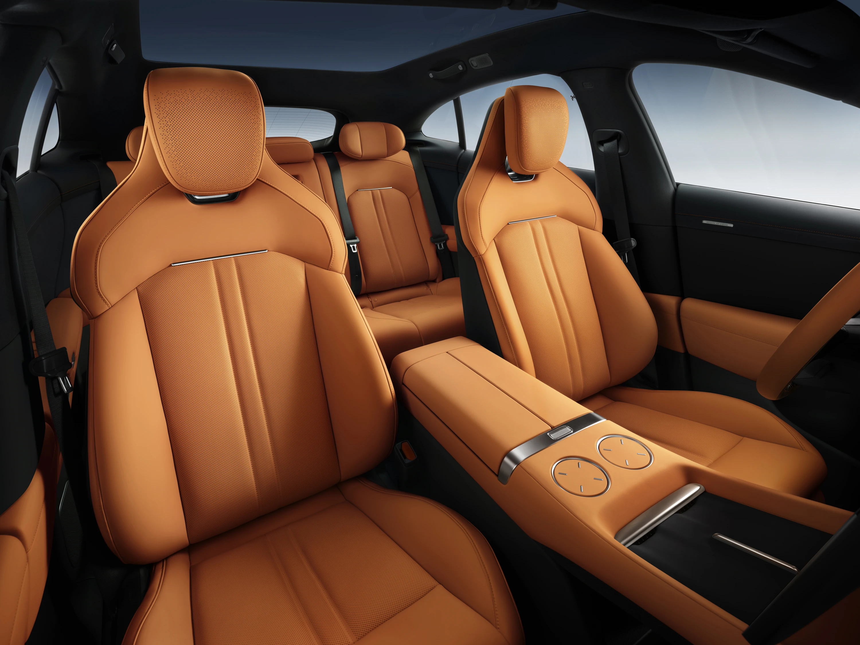 Xiaomi YU7 Long Range frontseats view