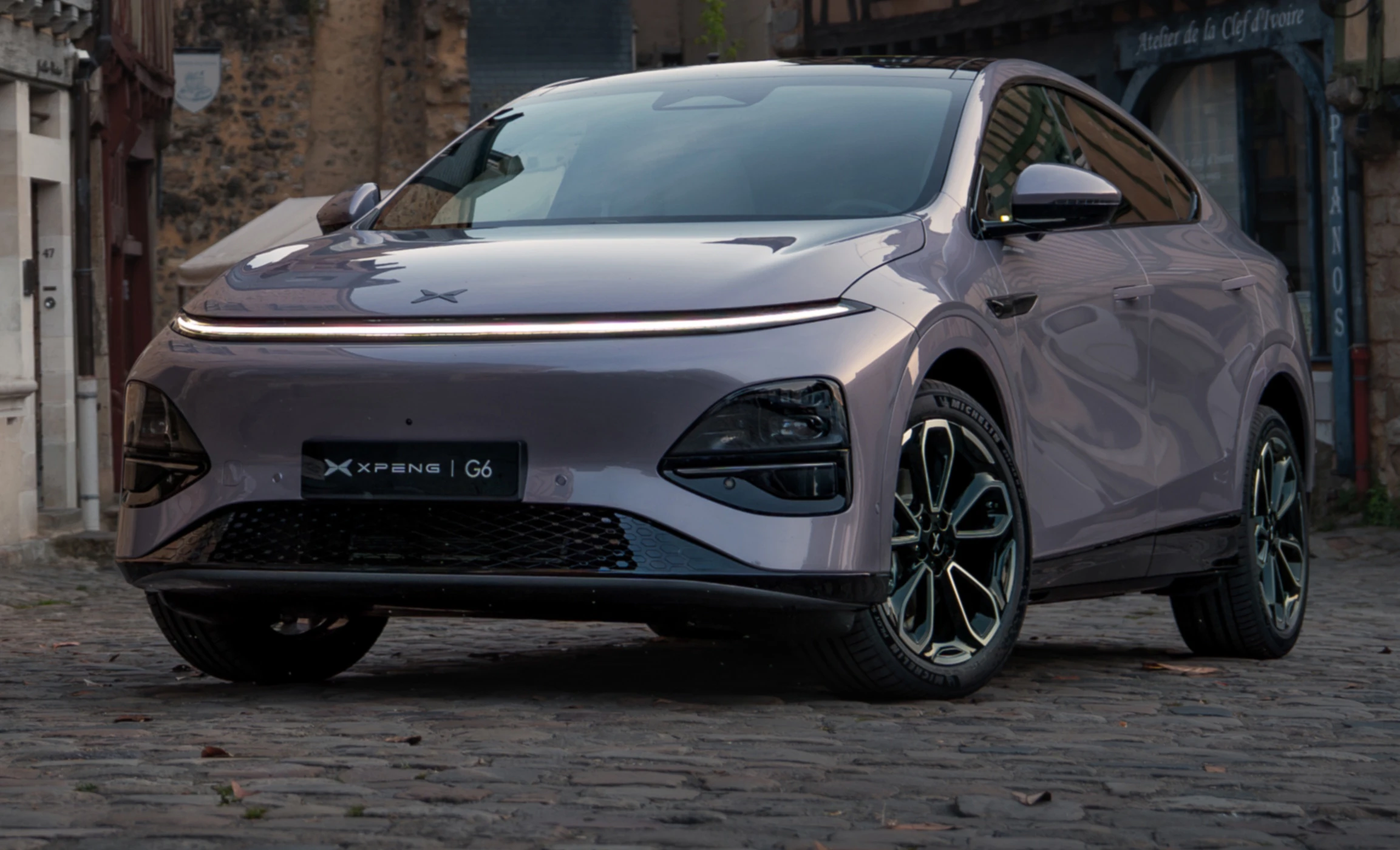 Xpeng G6 AWD Performance exterior view