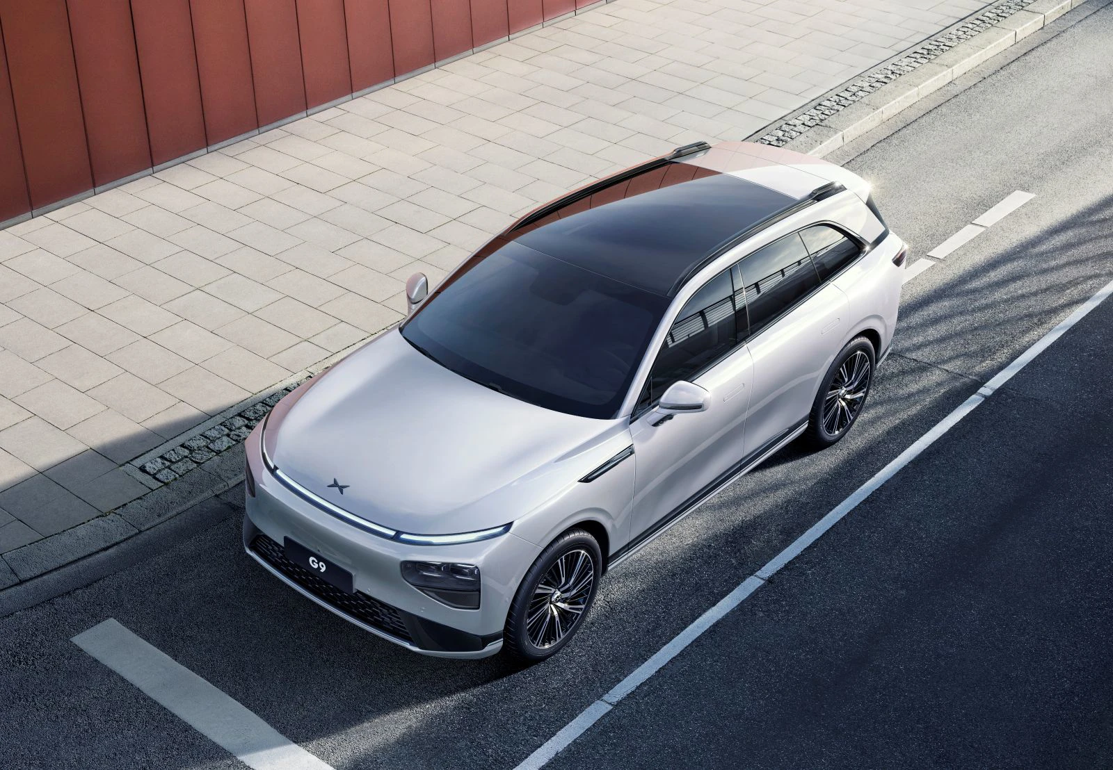 XPENG G9 RWD Standard Range exterior view