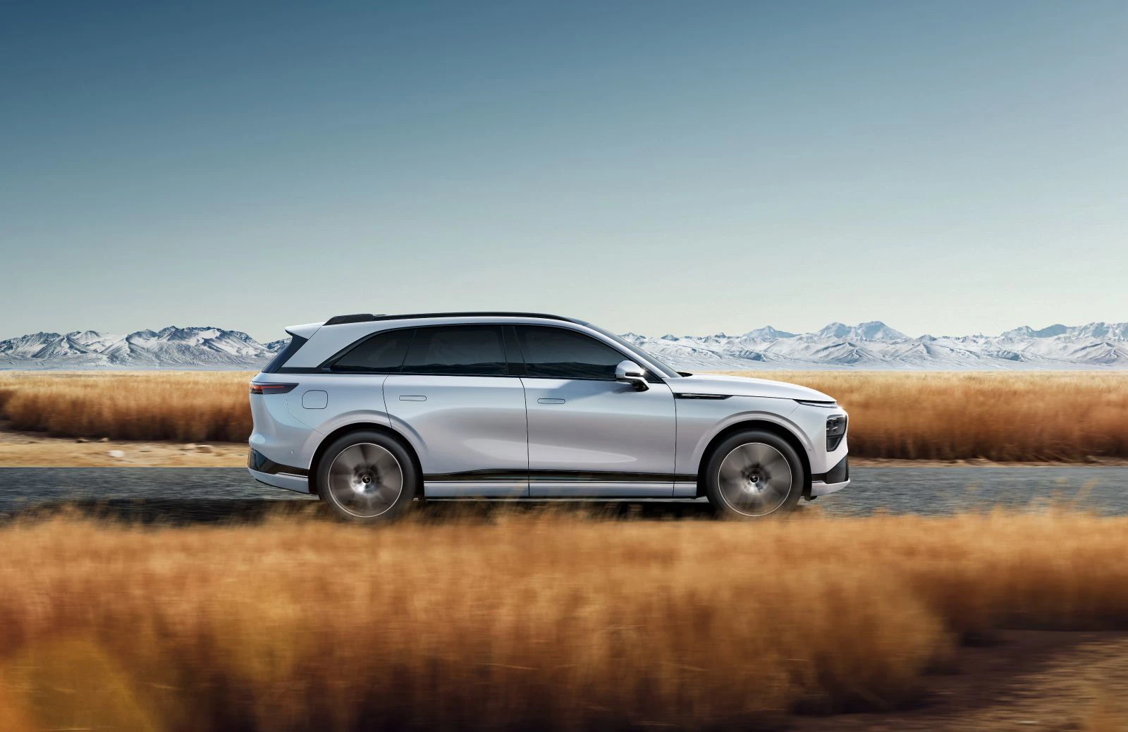 XPENG G9 RWD Standard Range exterior view