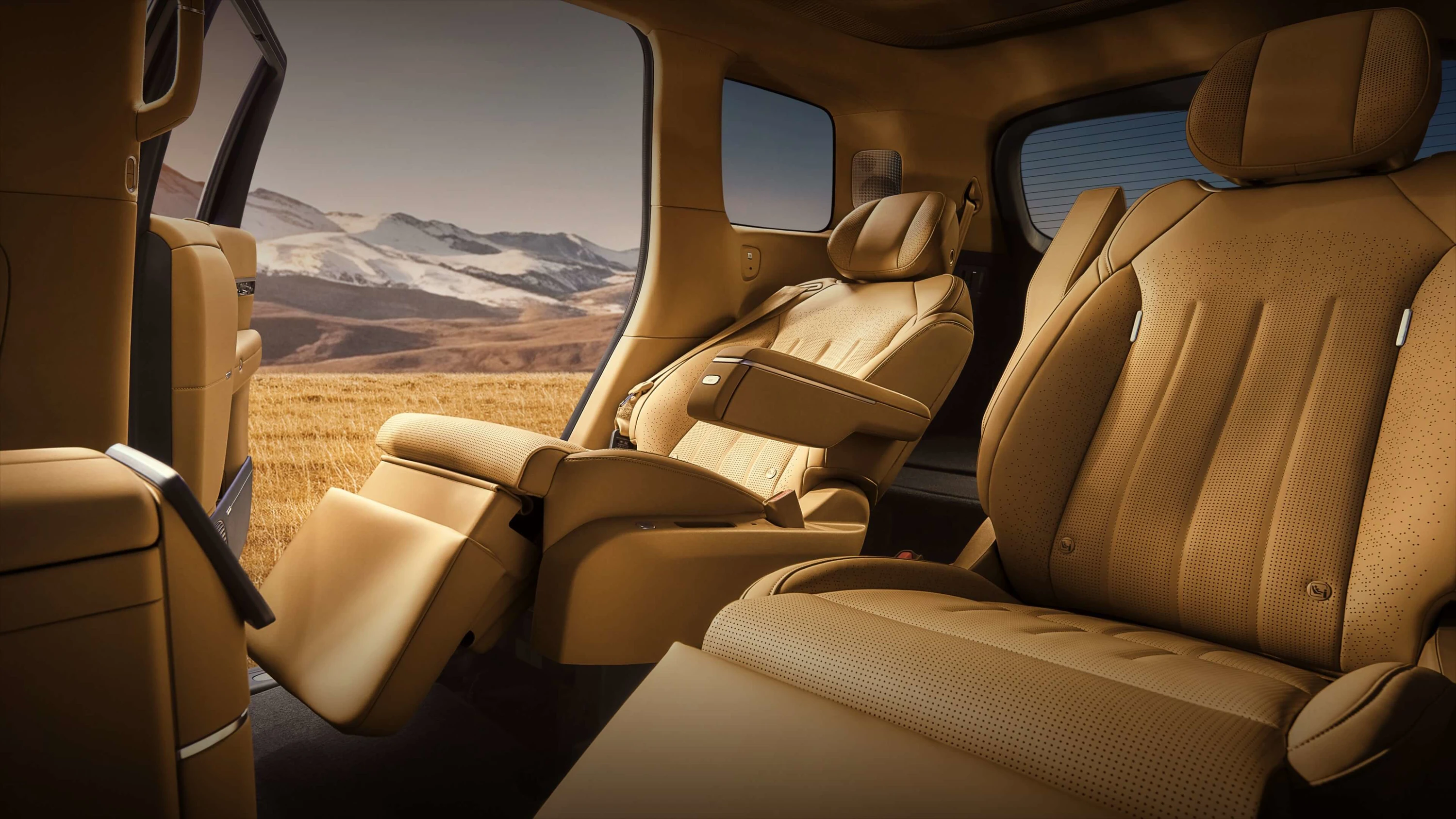 XPENG GX 110 kWh AWD secondrowseats view