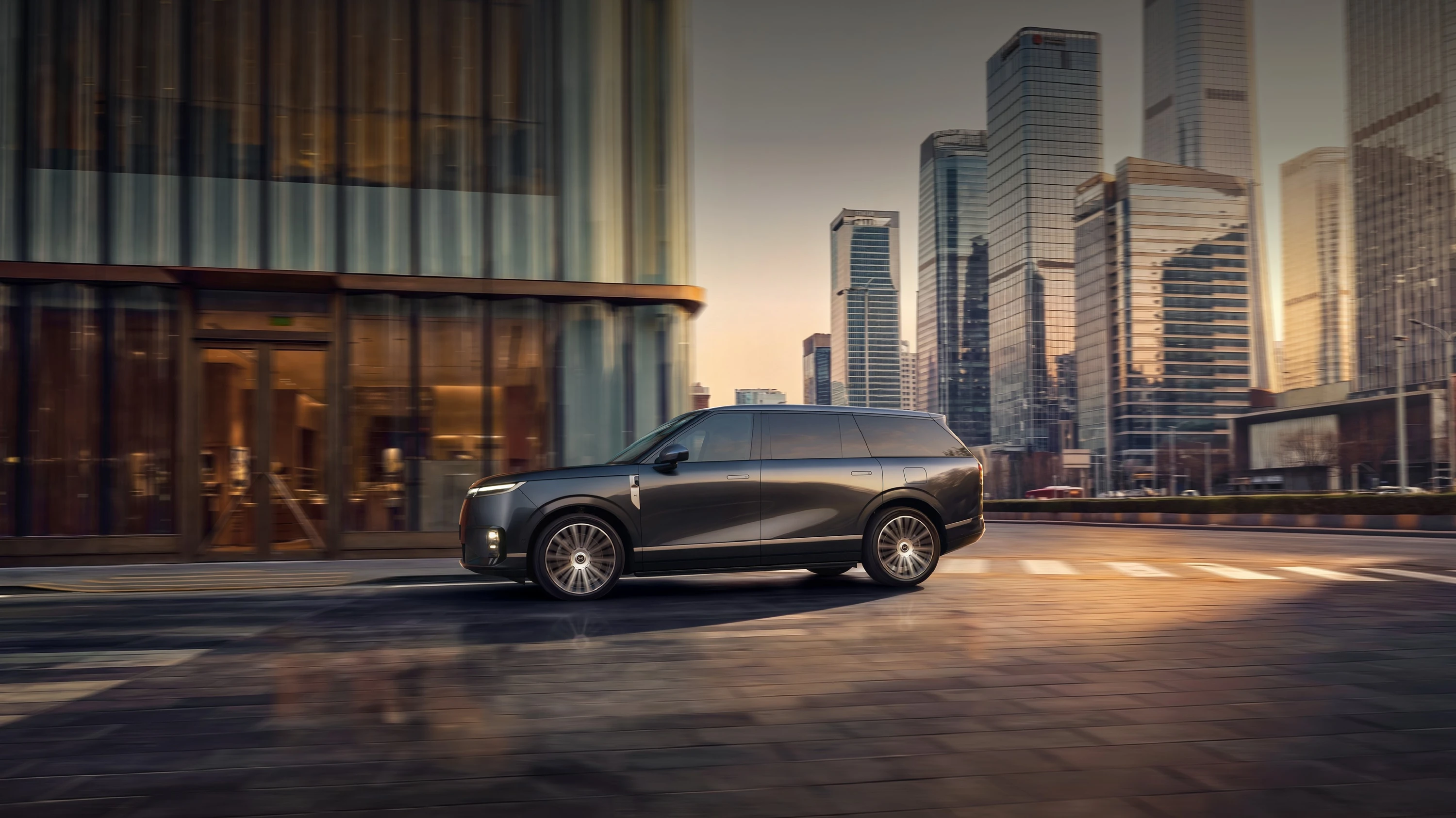 XPENG GX 91.9 kWh RWD exterior view