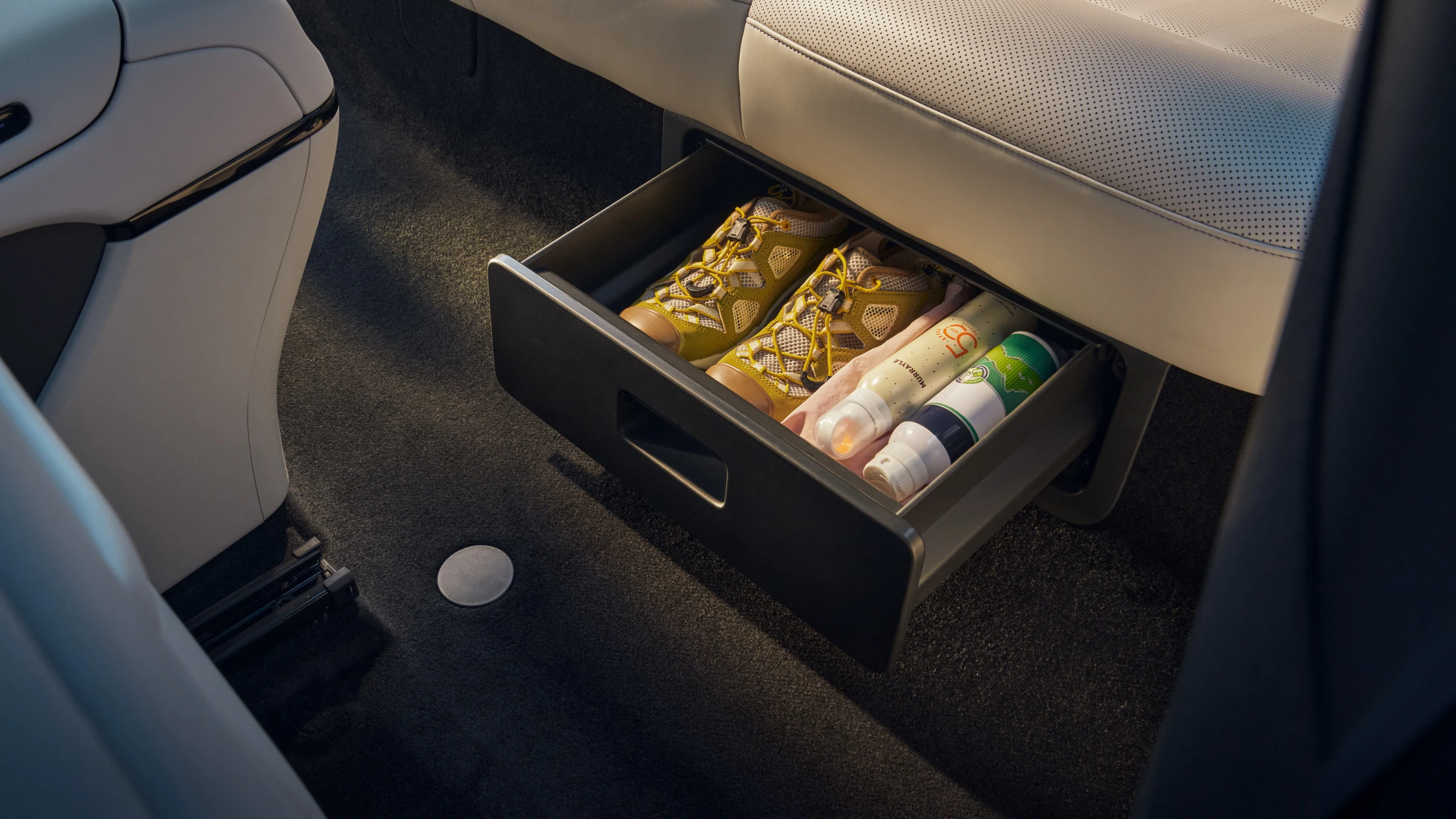 XPENG L03 71.2 kWh AWD Performance interiorstorage view