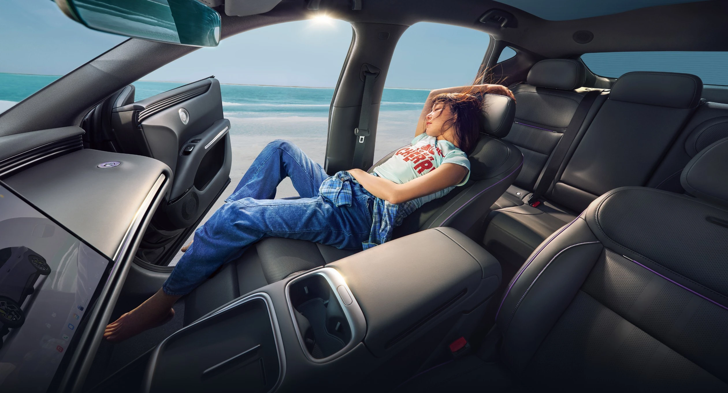 XPENG L03 71.2 kWh RWD frontseats view