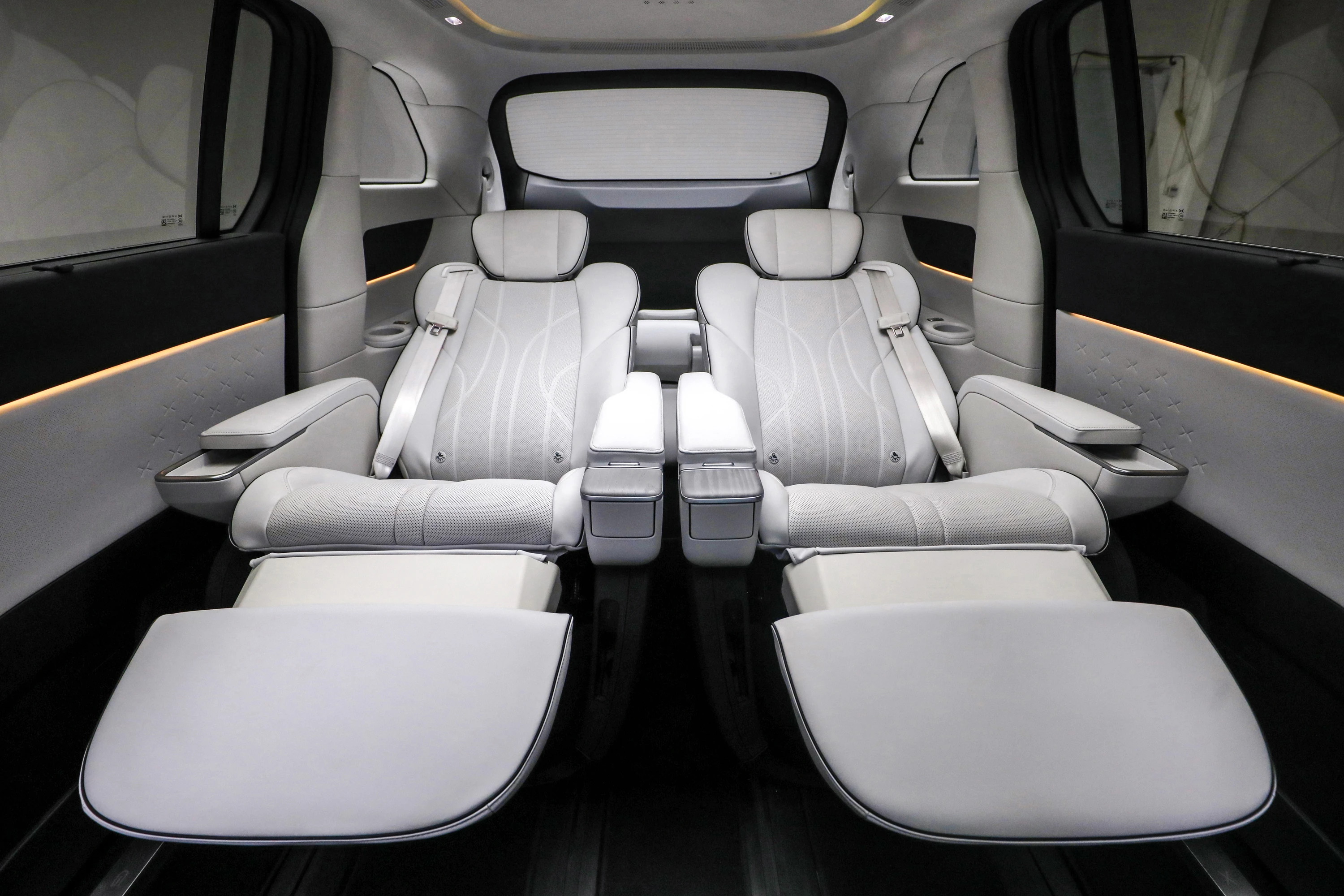 XPENG X9 FWD Long Range secondrowseats view