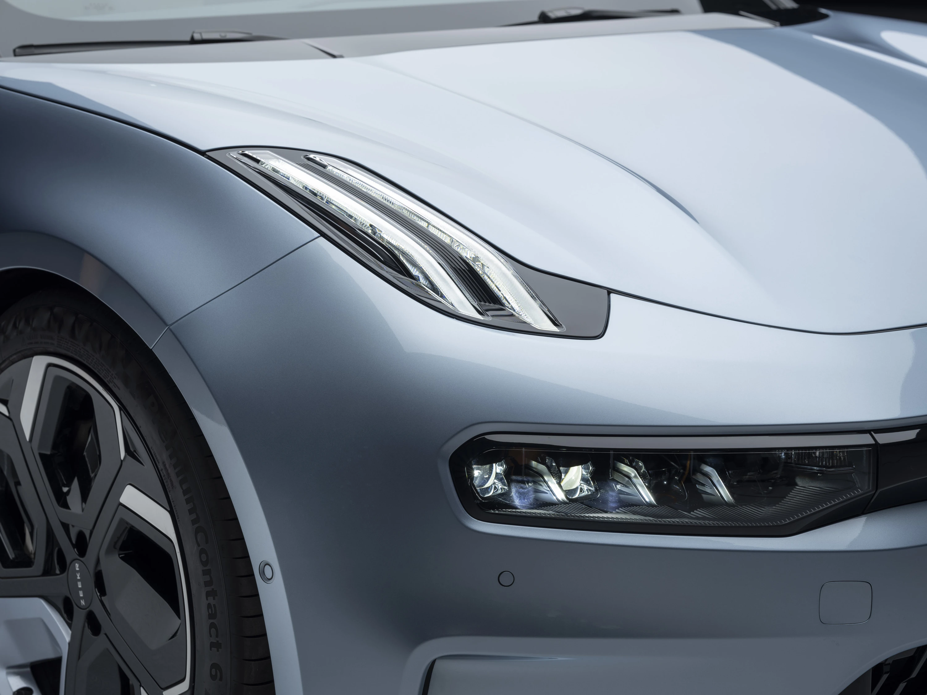 Zeekr 001 Long Range RWD headlights view