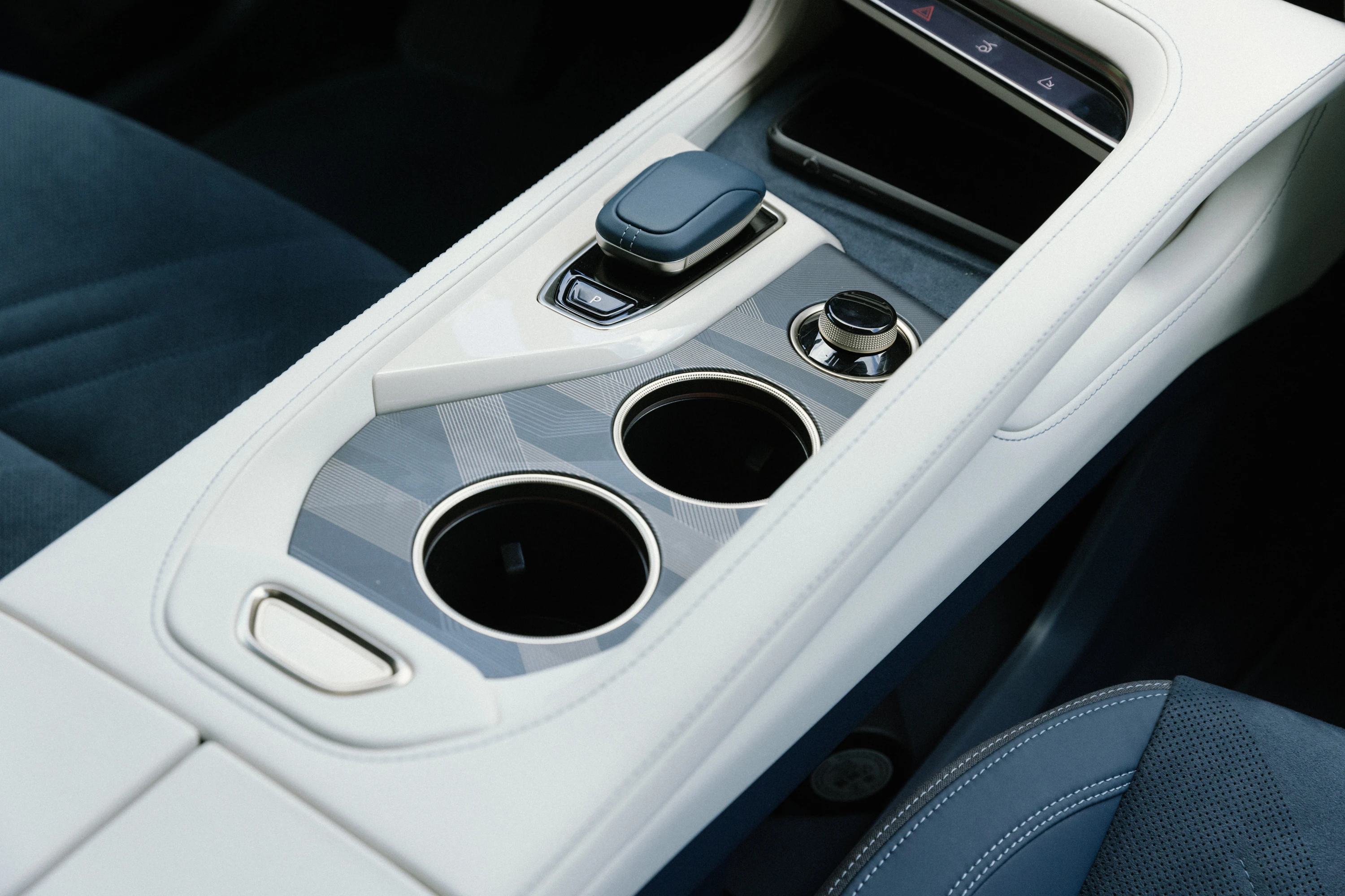 Zeekr 001 Long Range RWD interior view