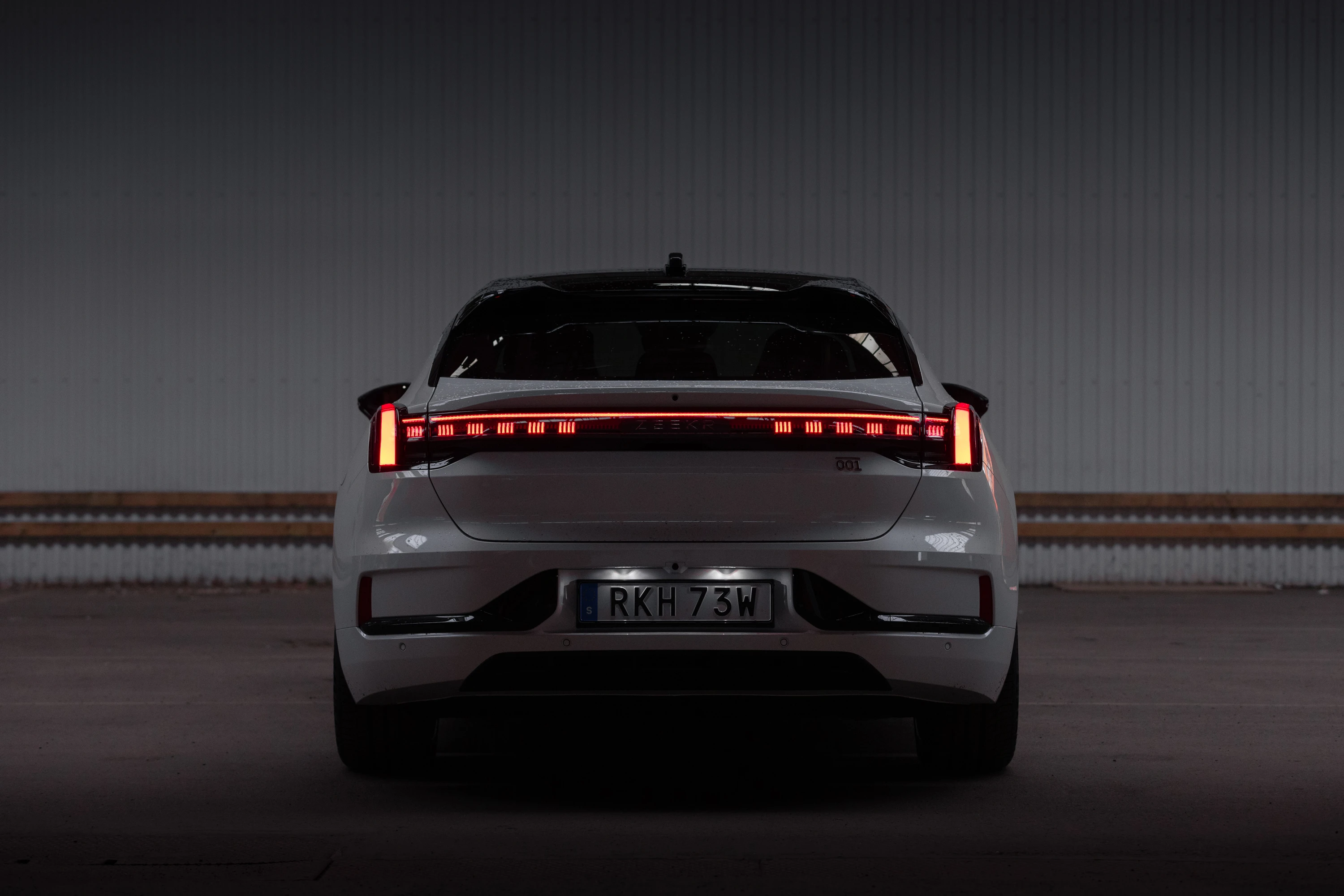 Zeekr 001 Long Range RWD rearlights view