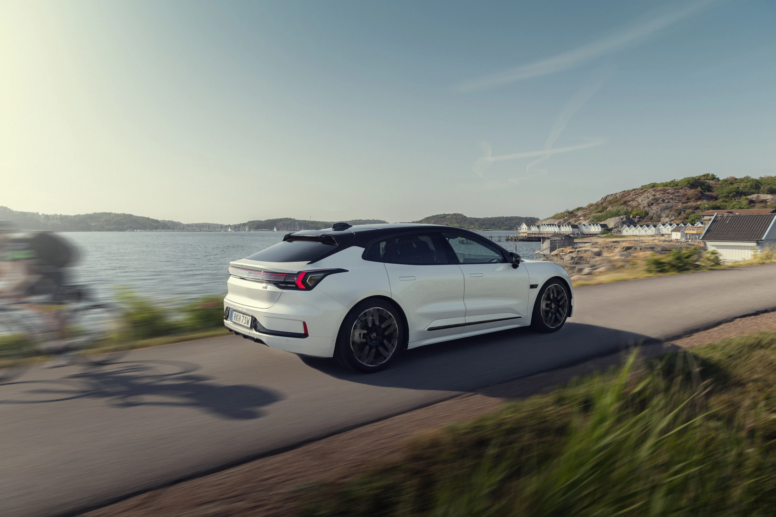 Zeekr 001 Performance AWD exterior view