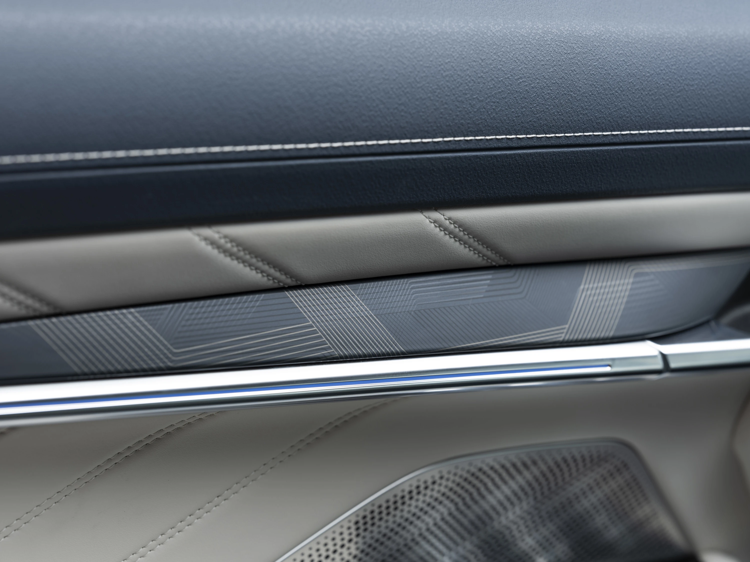 Zeekr 001 Privilege AWD interior view