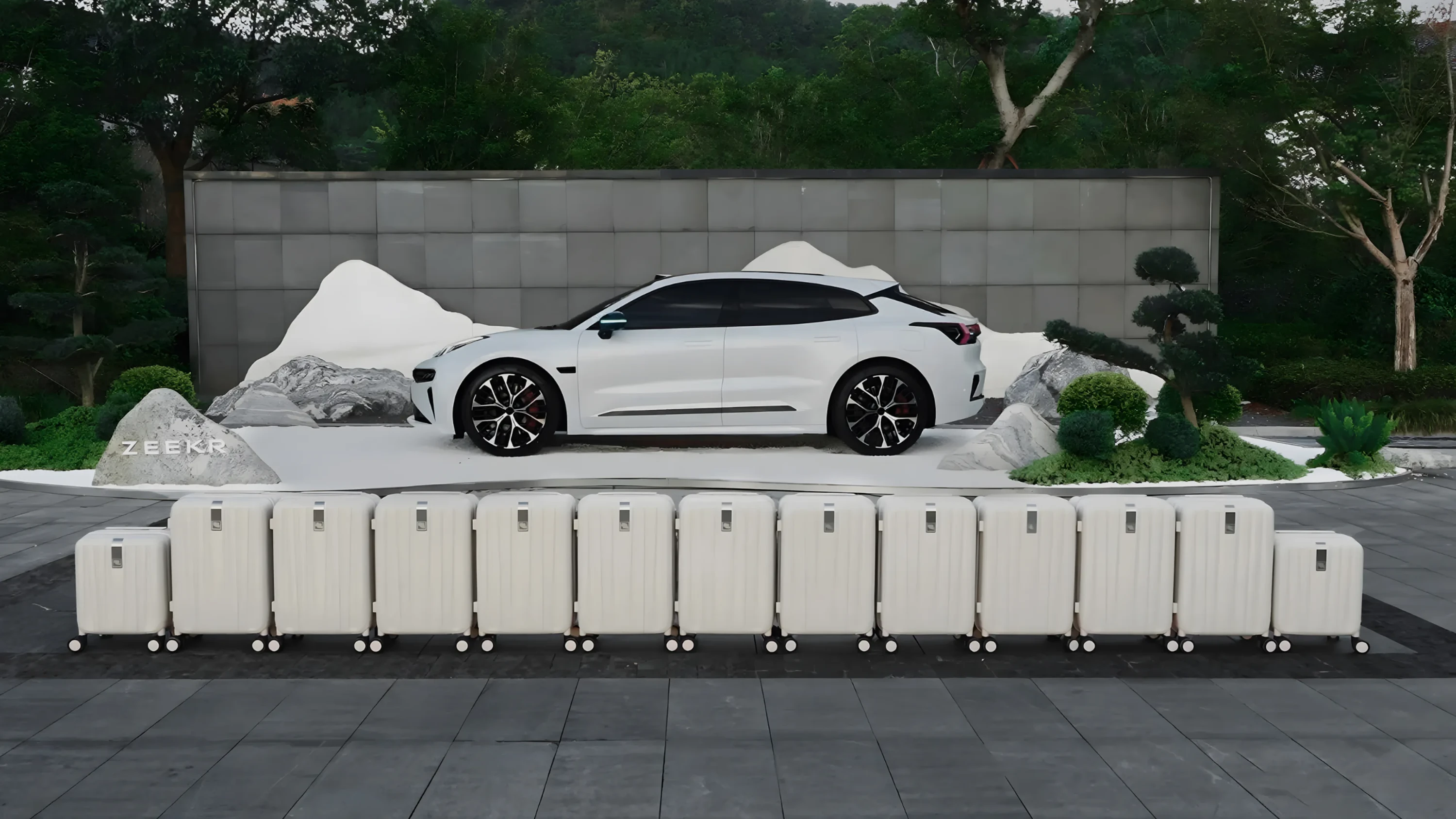 Zeekr 001 Ultra 103 kWh AWD trunk view