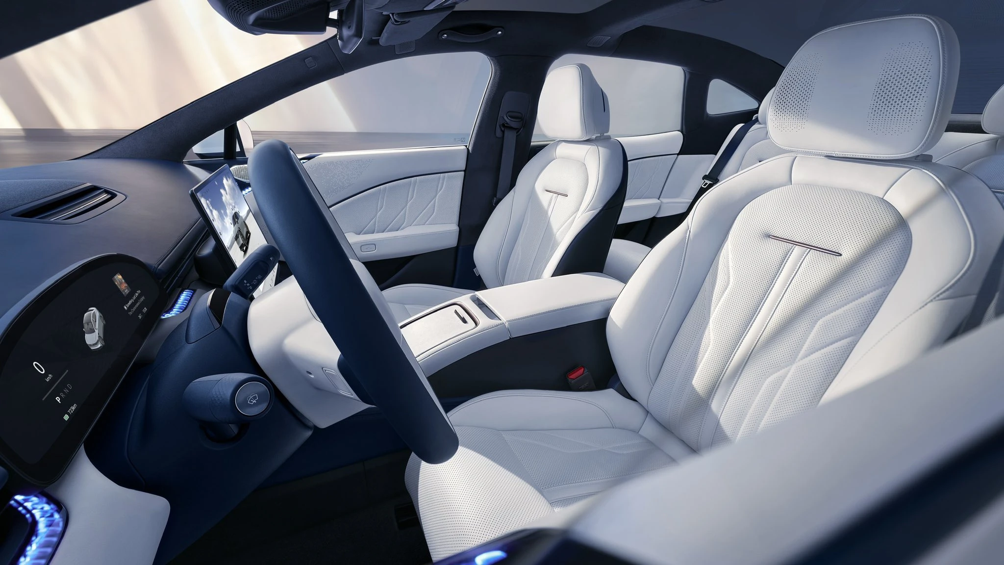 Zeekr 007 75 kWh RWD frontseats view