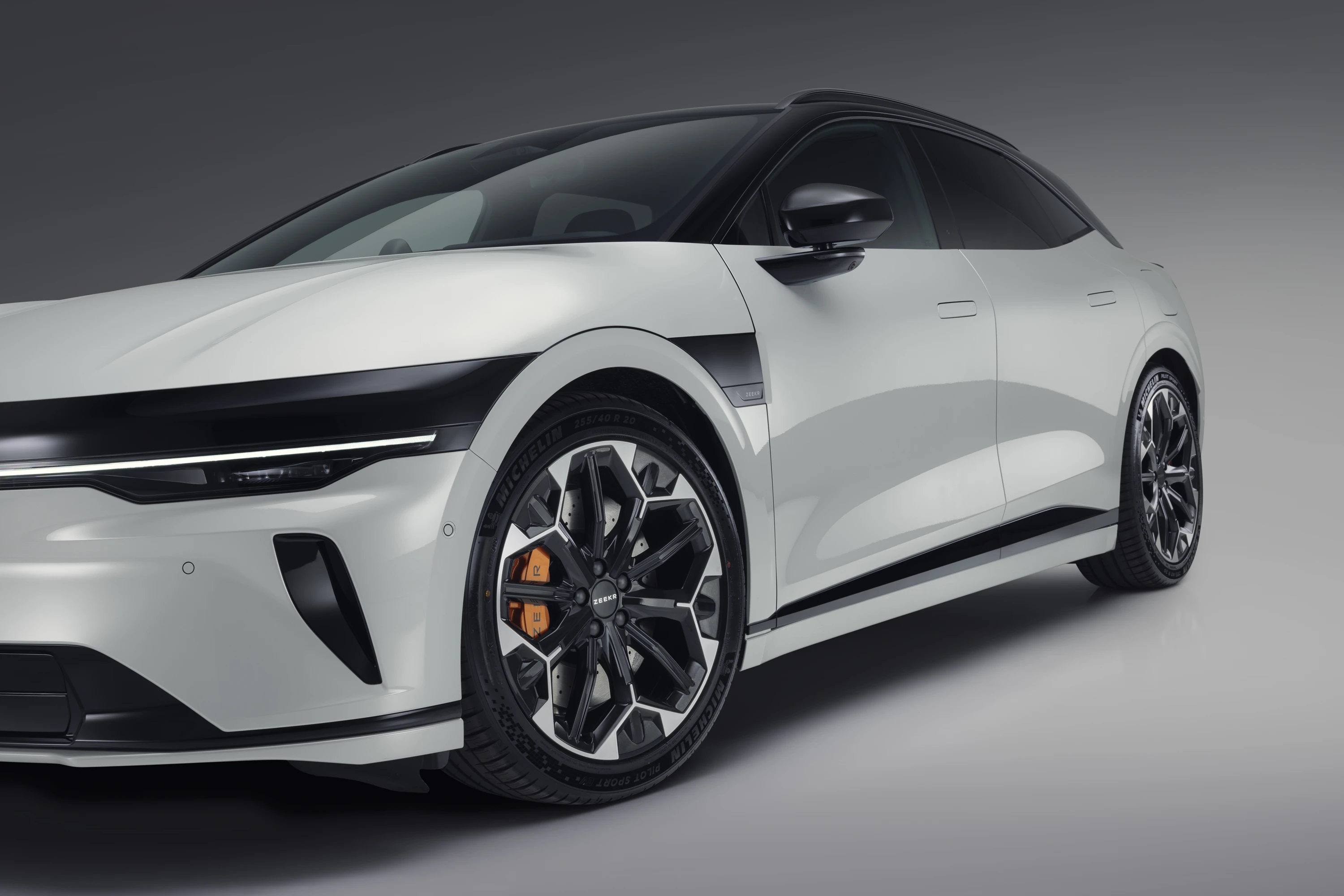 Zeekr 7GT Long Range RWD exterior view