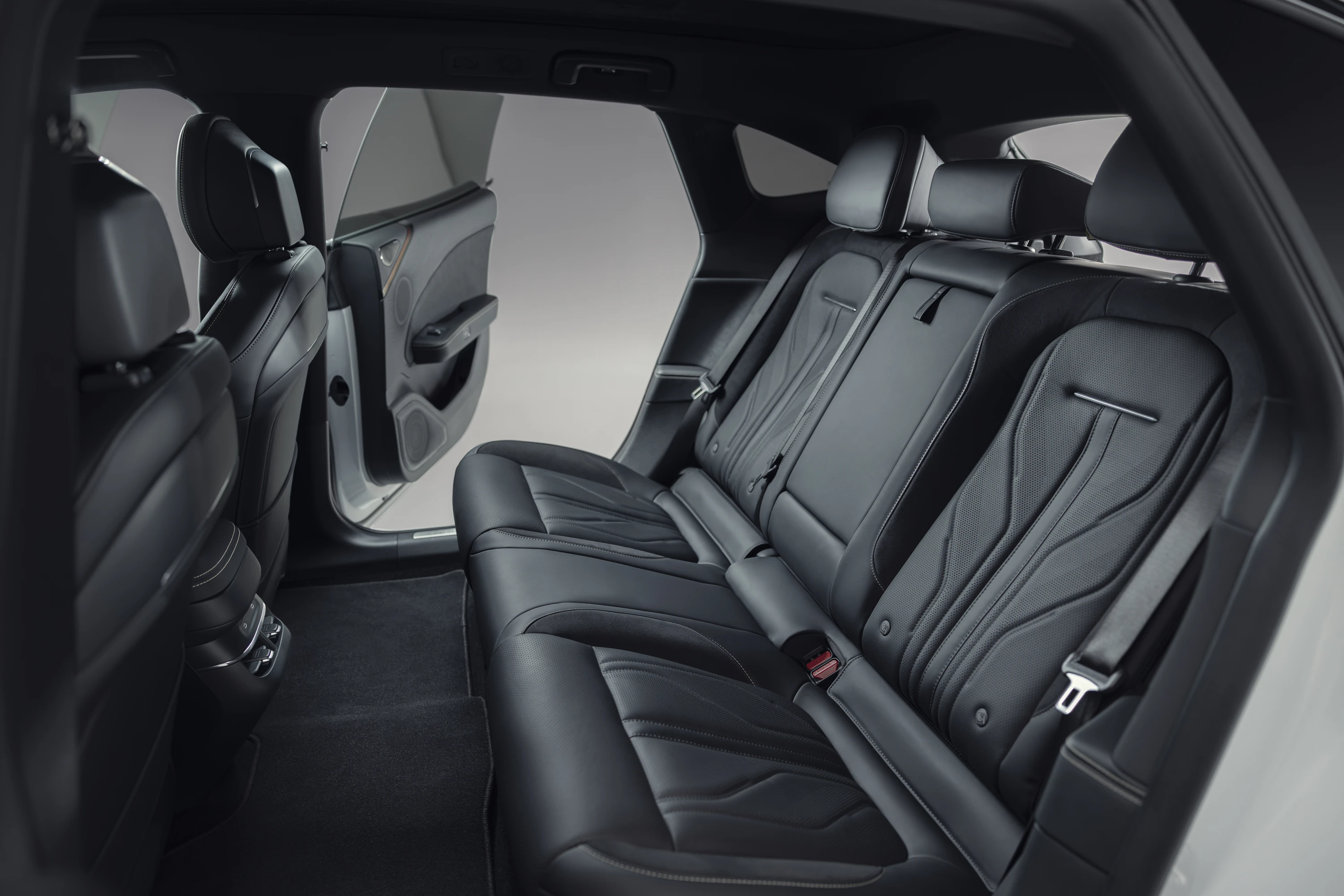 Zeekr 7GT Long Range RWD secondrowseats view