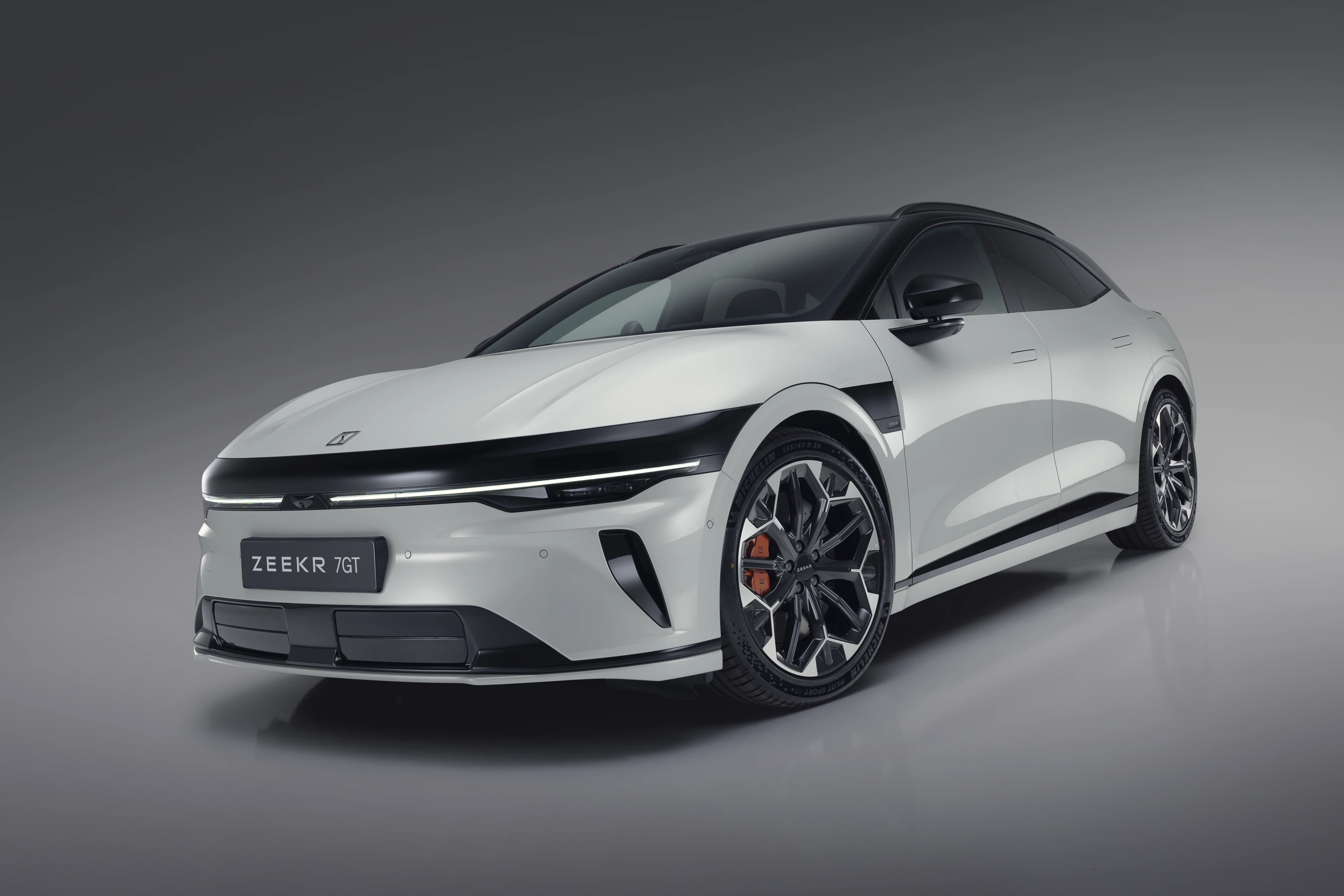 Zeekr 7GT Long Range RWD exterior view