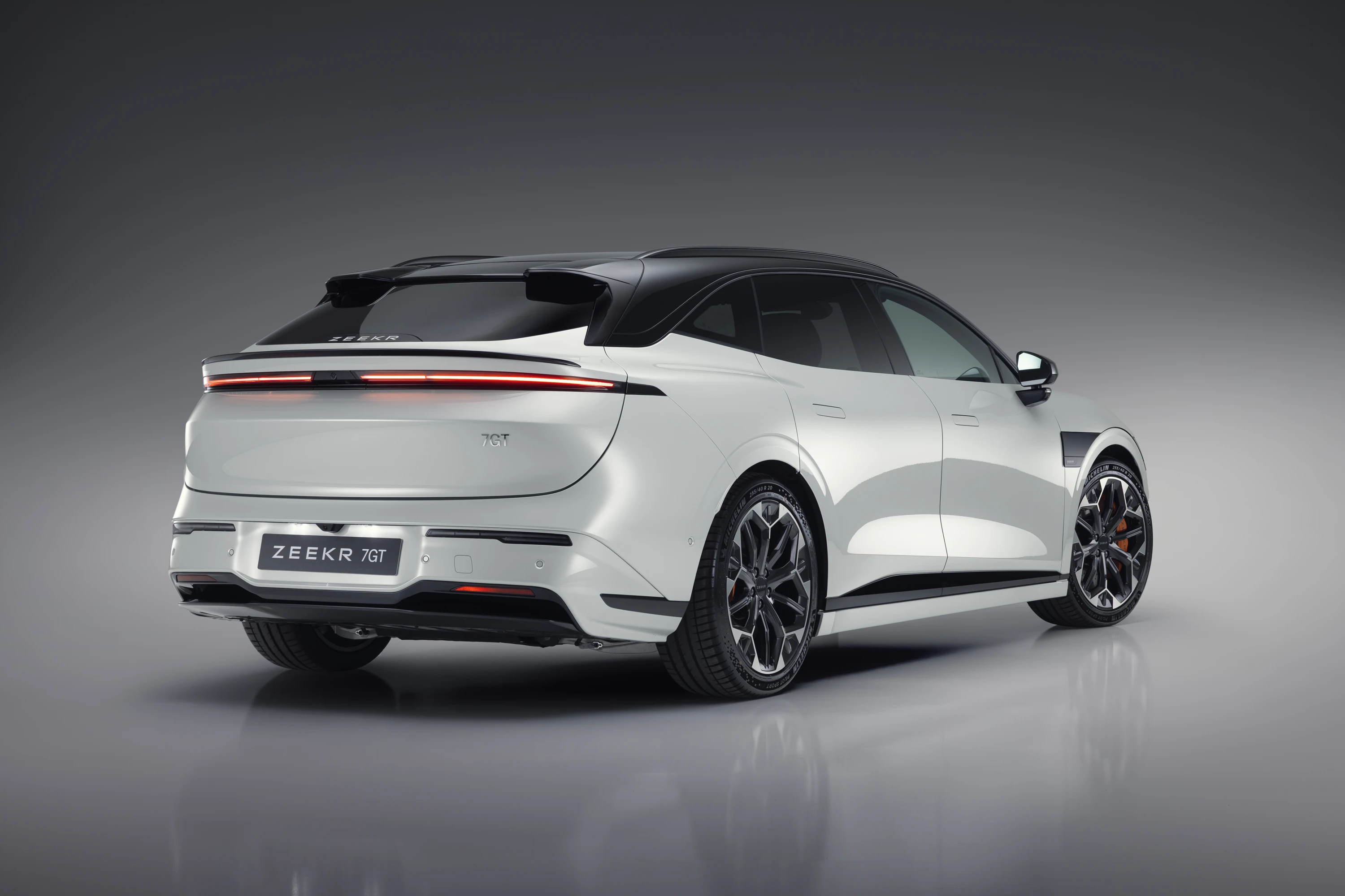Zeekr 7GT Privilege AWD exterior view