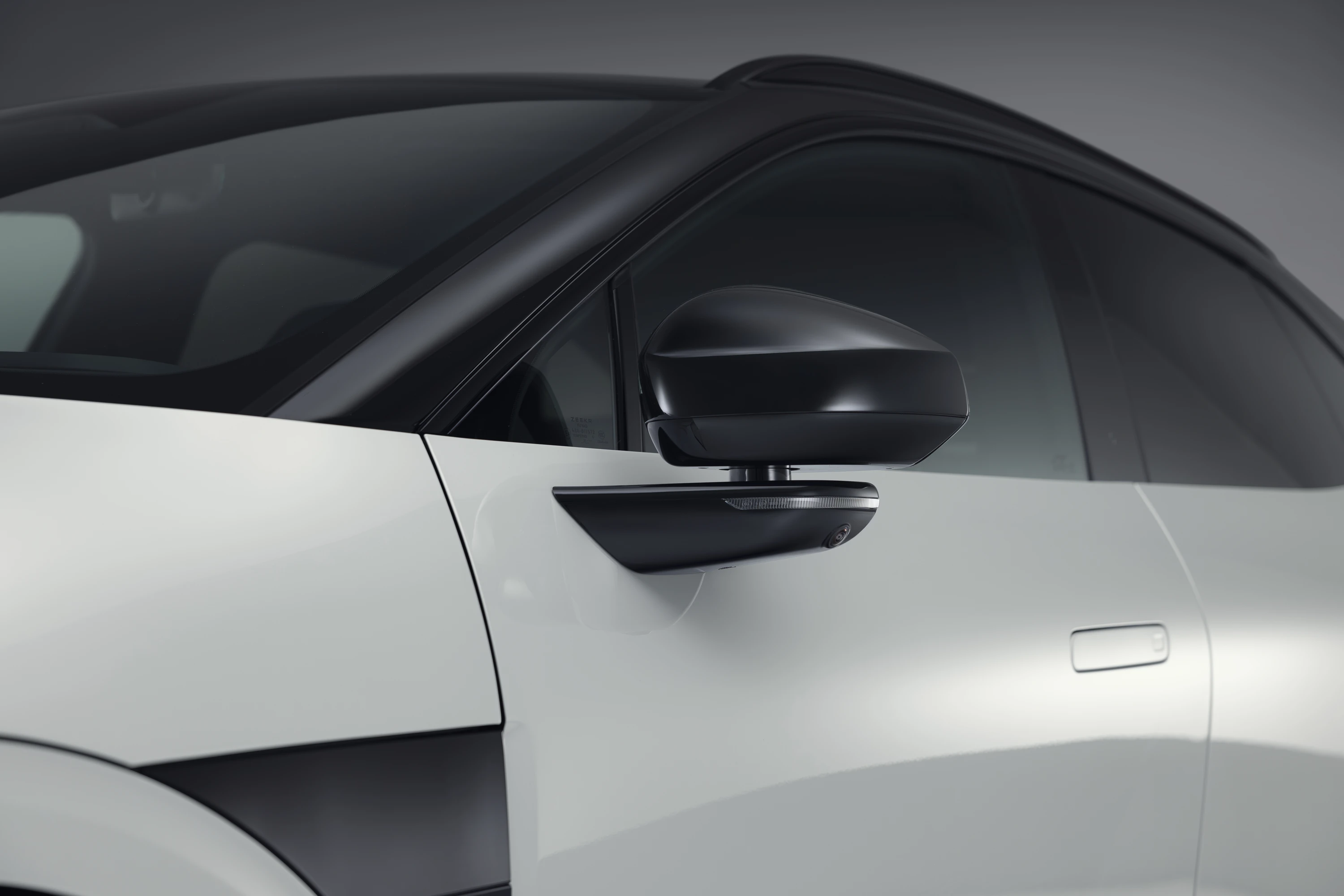 Zeekr 7GT Privilege AWD details view