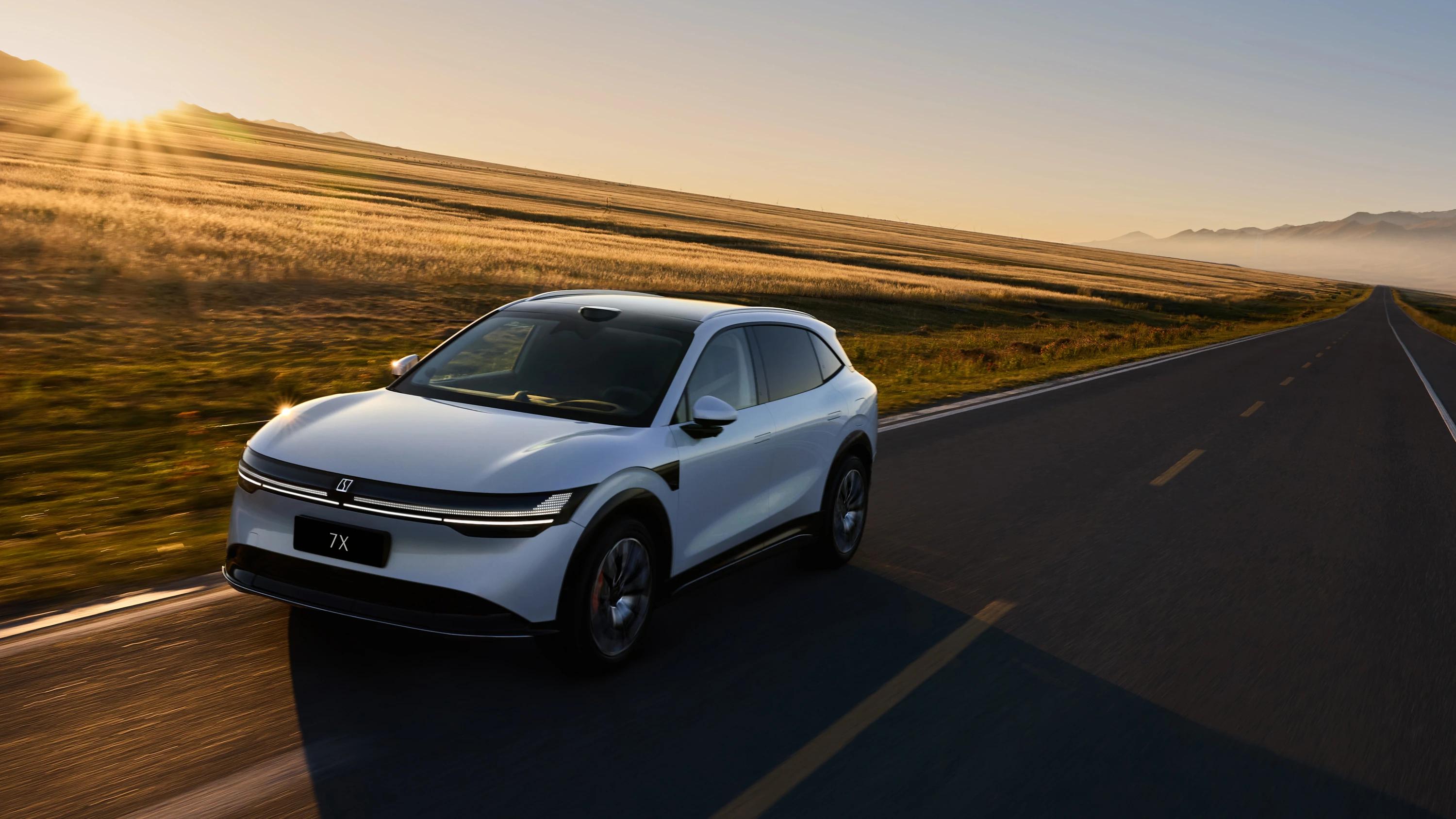 Zeekr 7X Long Range AWD exterior view