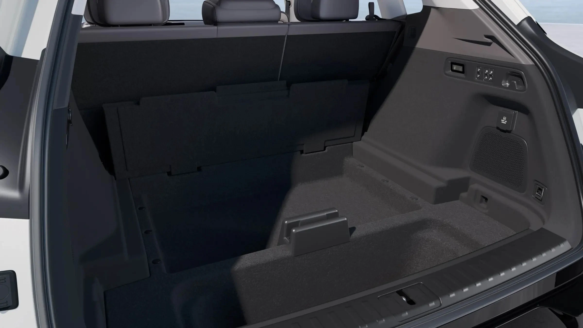 Zeekr 7X Long Range AWD trunk view