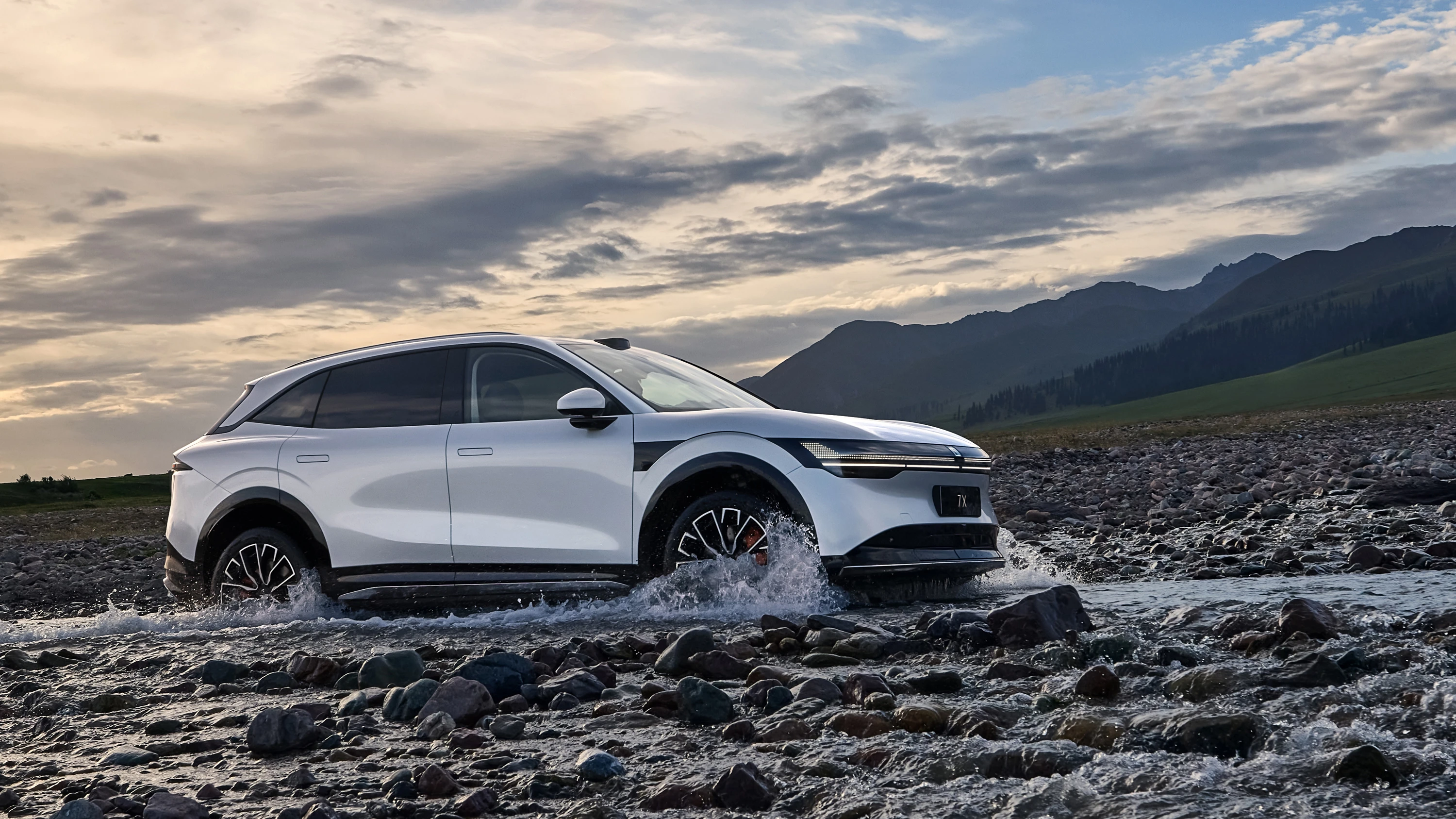Zeekr 7X Long Range RWD electric vehicle