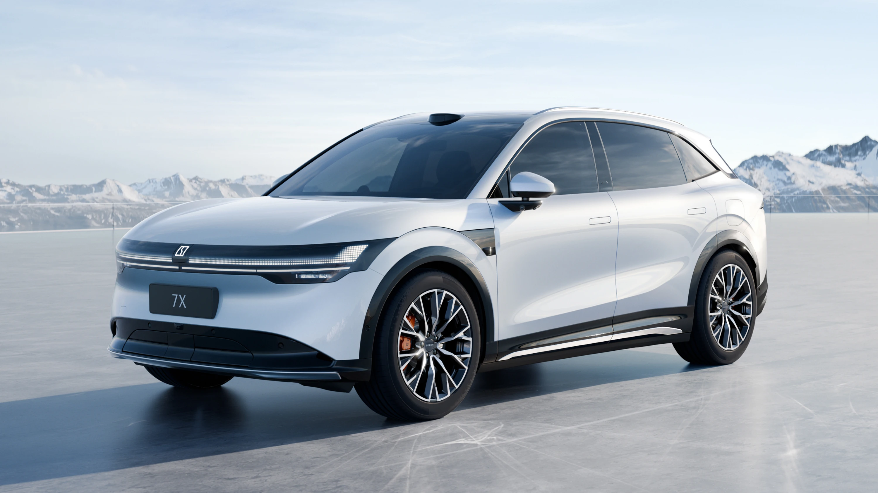 Zeekr 7X Standard Range RWD exterior view