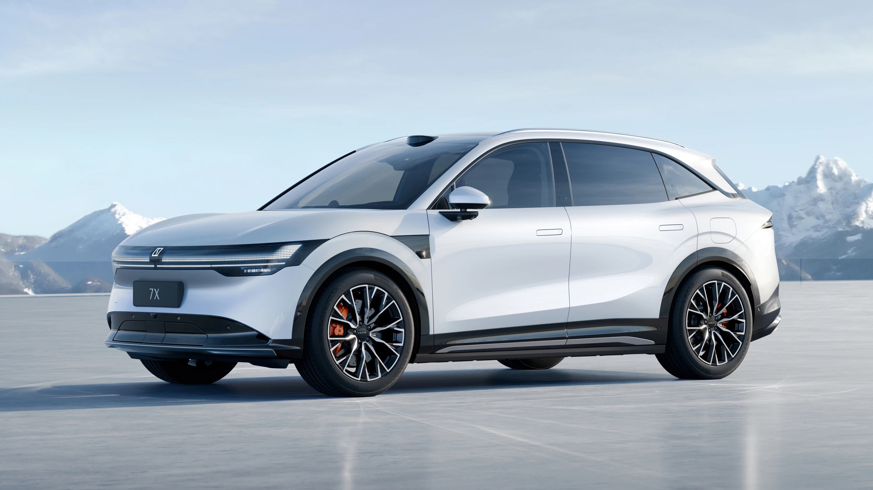 Zeekr 7X Standard Range RWD exterior view