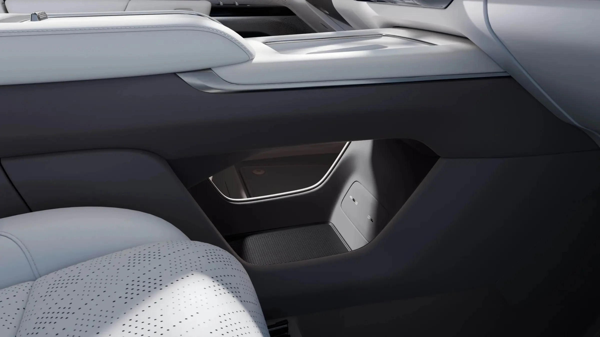 Zeekr 7X Standard Range RWD storage view