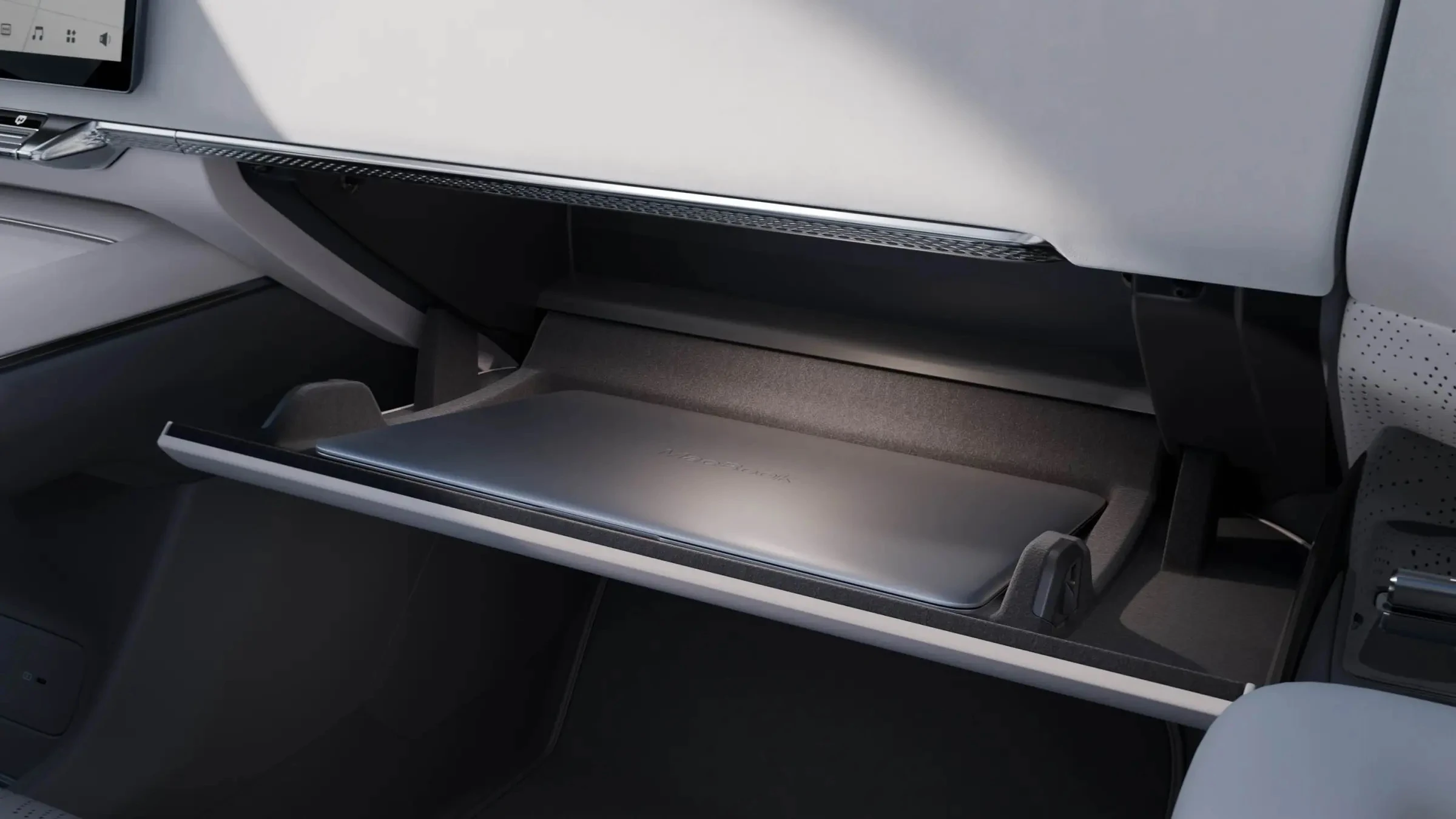 Zeekr 7X Standard Range RWD storage view