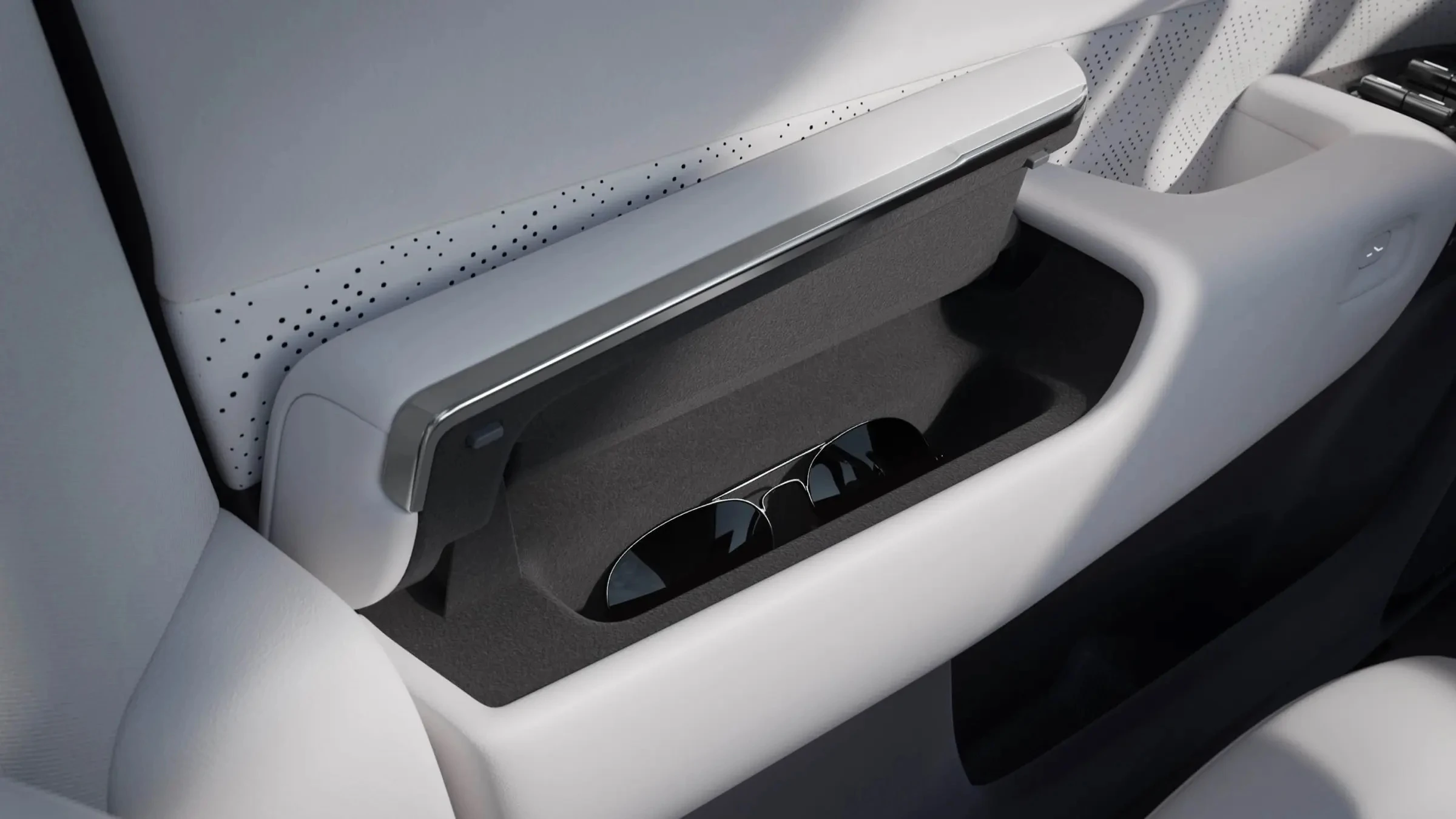Zeekr 7X Standard Range RWD storage view