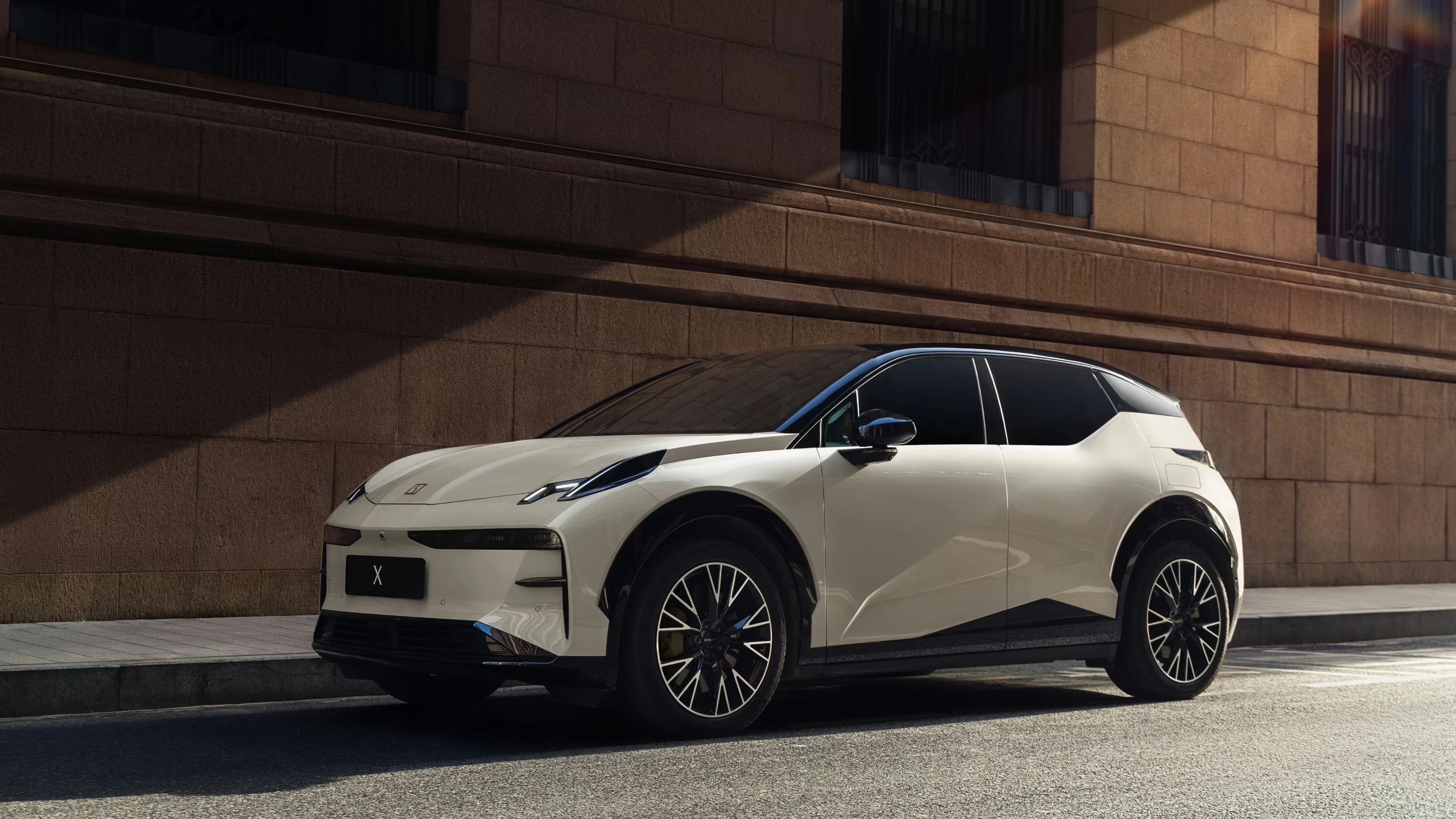 Zeekr X AWD exterior view