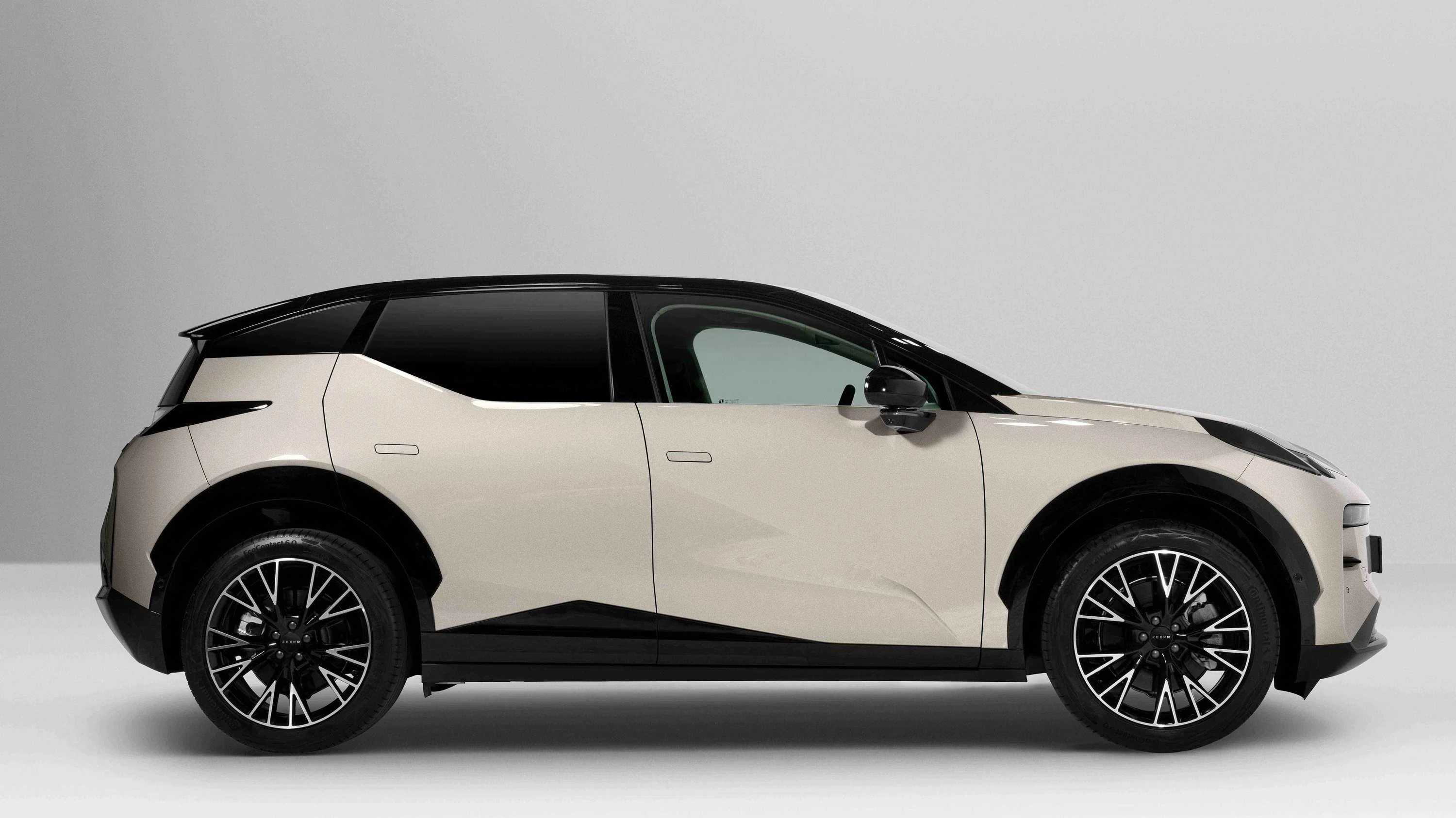 Zeekr X Long Range RWD exterior view